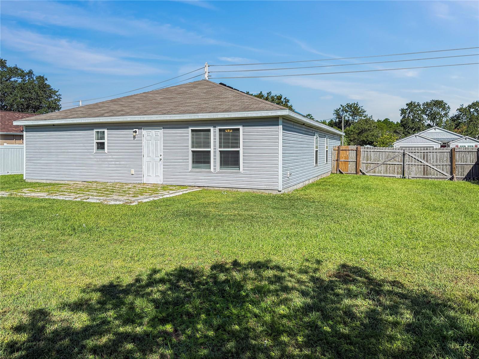 SOUTHWEST QUADRANT PH 01-04 - Residential Lease