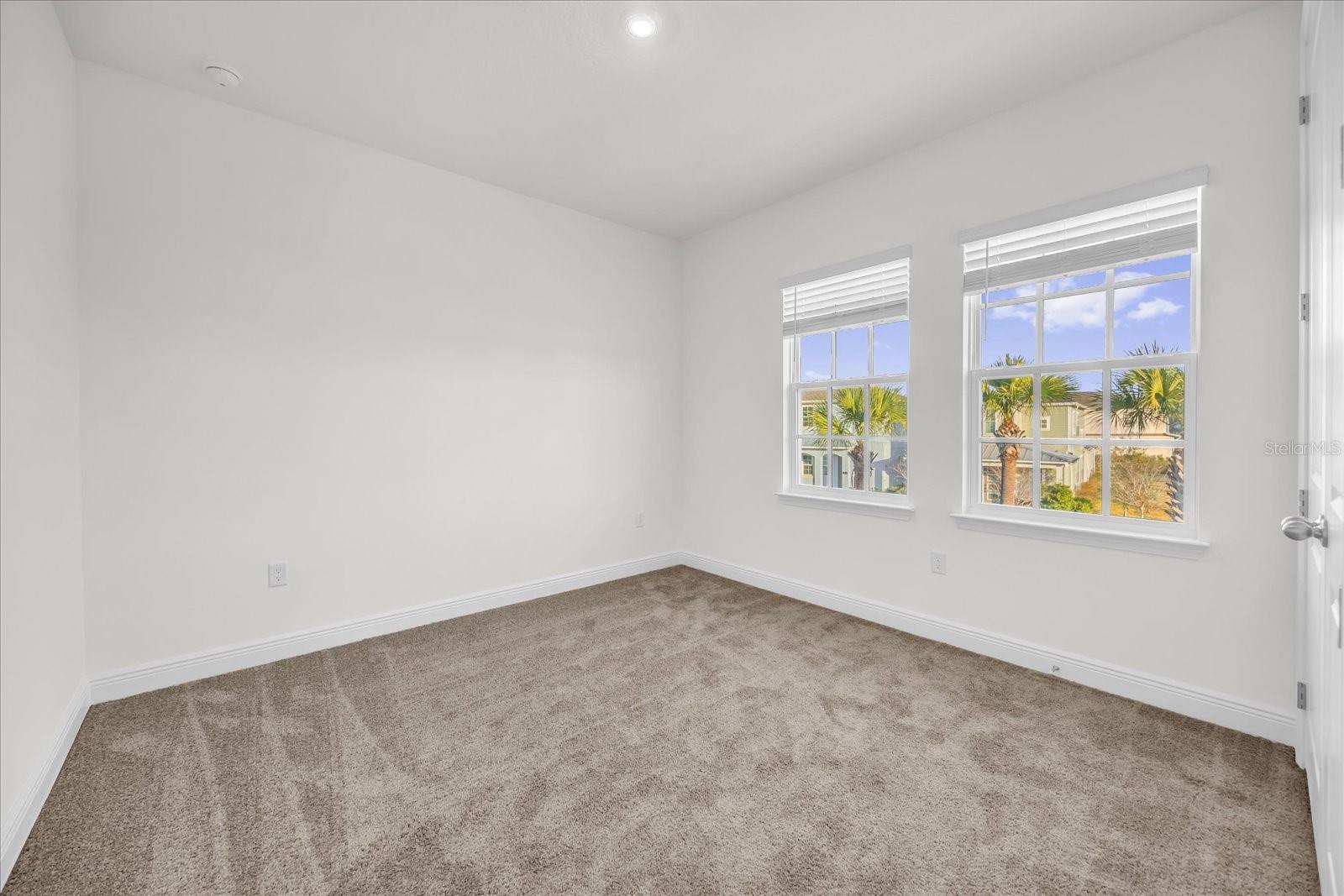 LAUREATE PARK - Residential Lease