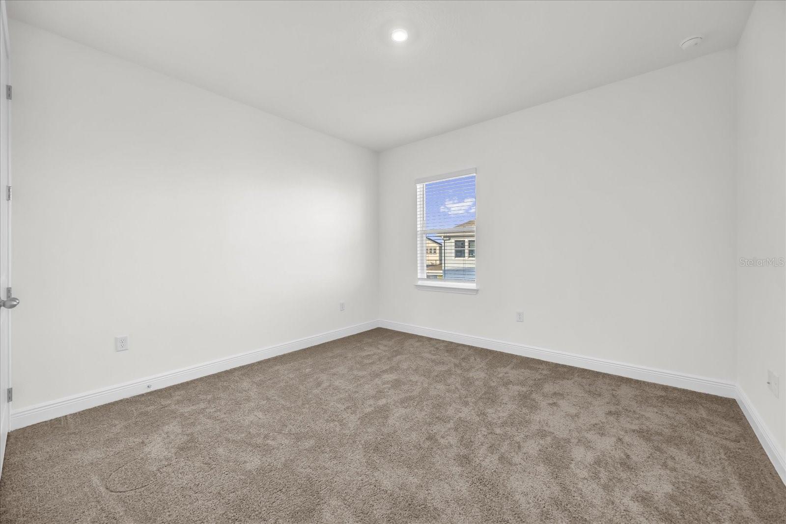 LAUREATE PARK - Residential Lease