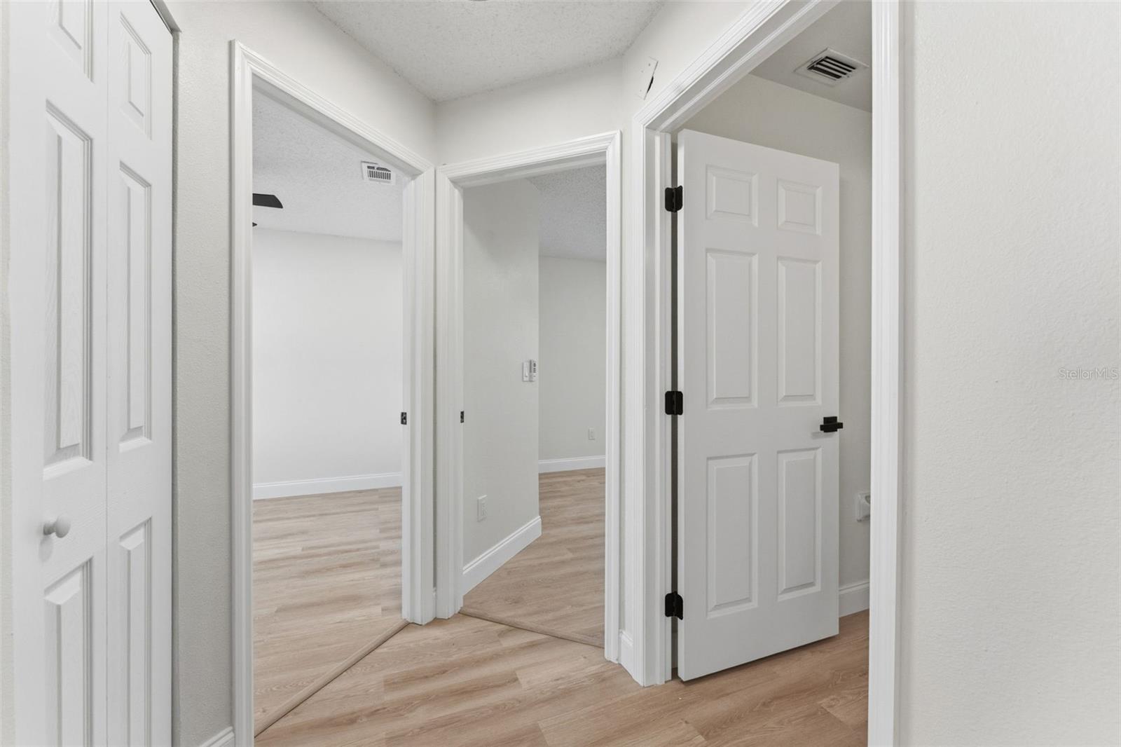 MEADOWGLEN - Residential