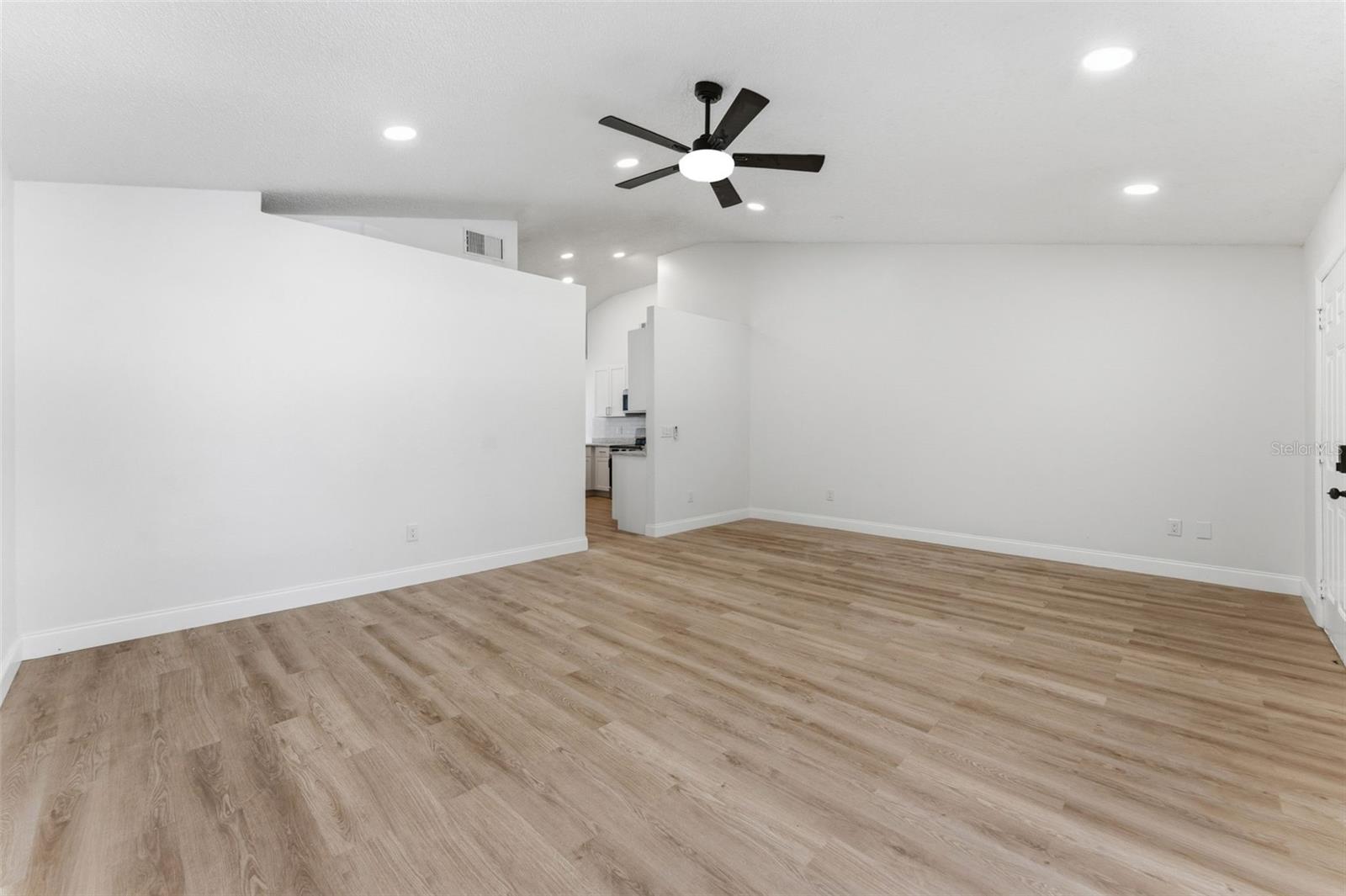 MEADOWGLEN - Residential