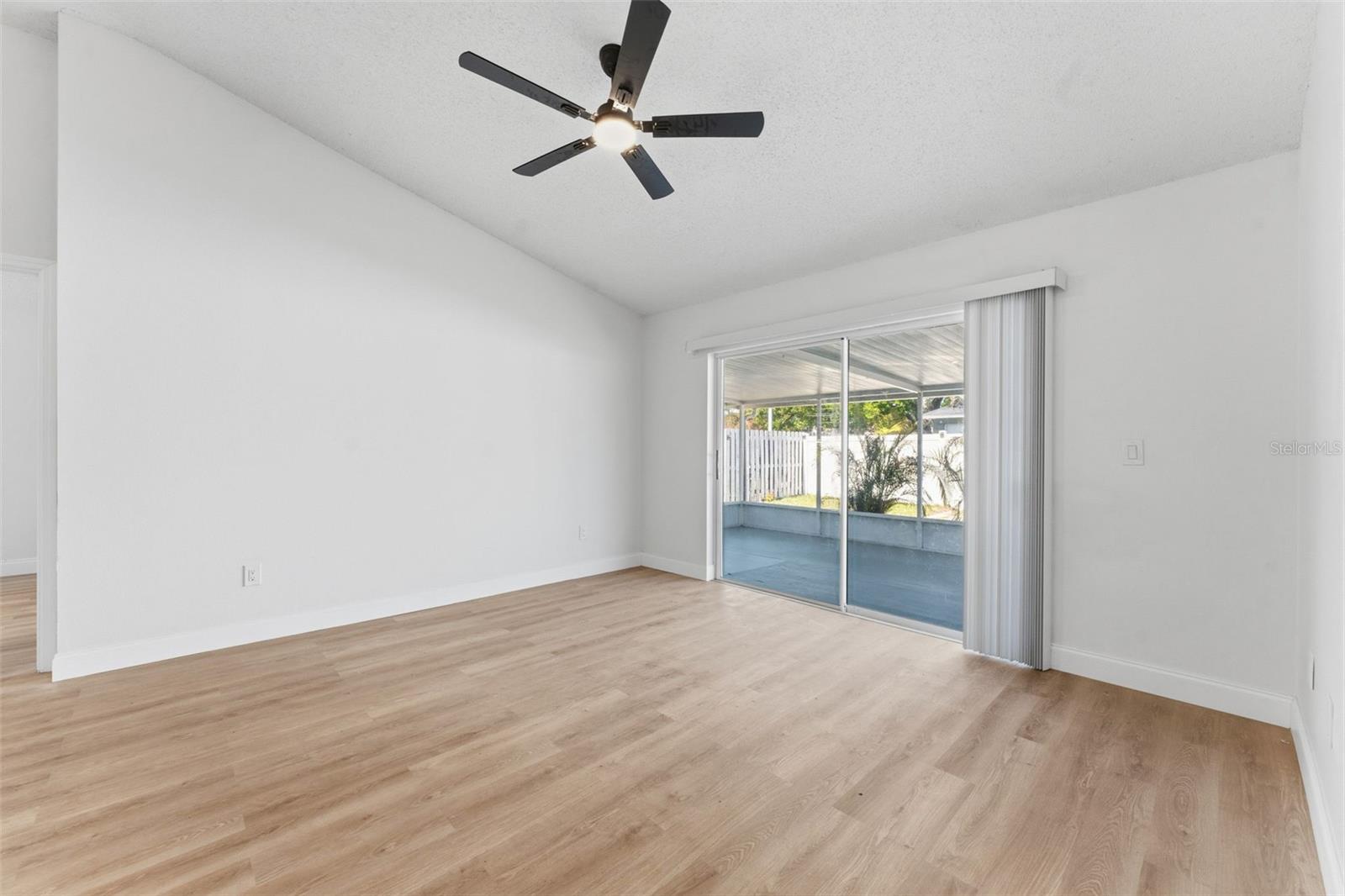 MEADOWGLEN - Residential