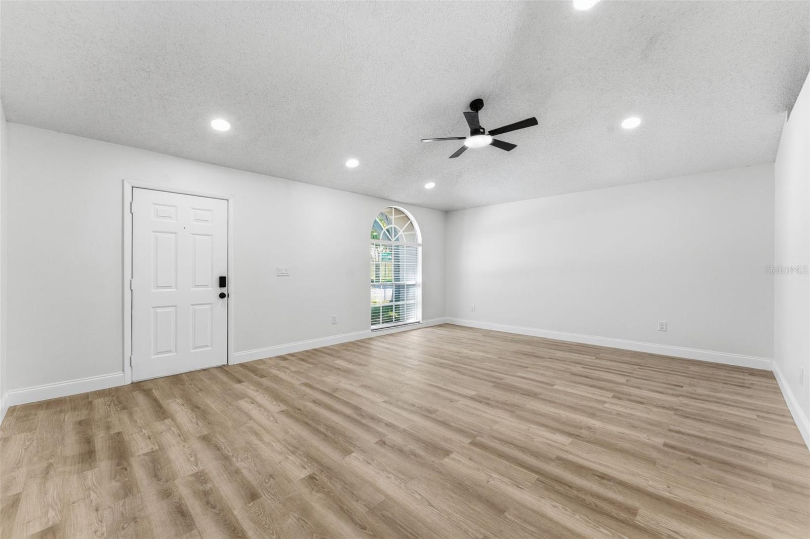 MEADOWGLEN - Residential