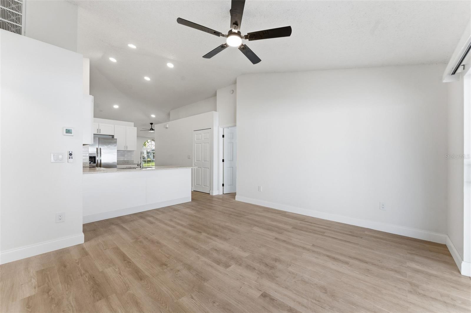 MEADOWGLEN - Residential