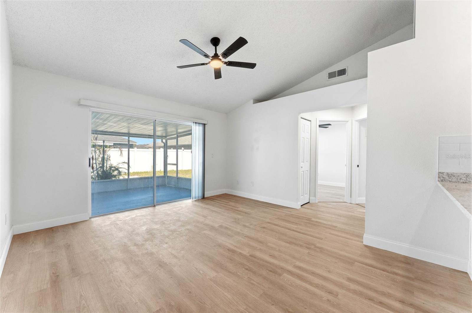 MEADOWGLEN - Residential