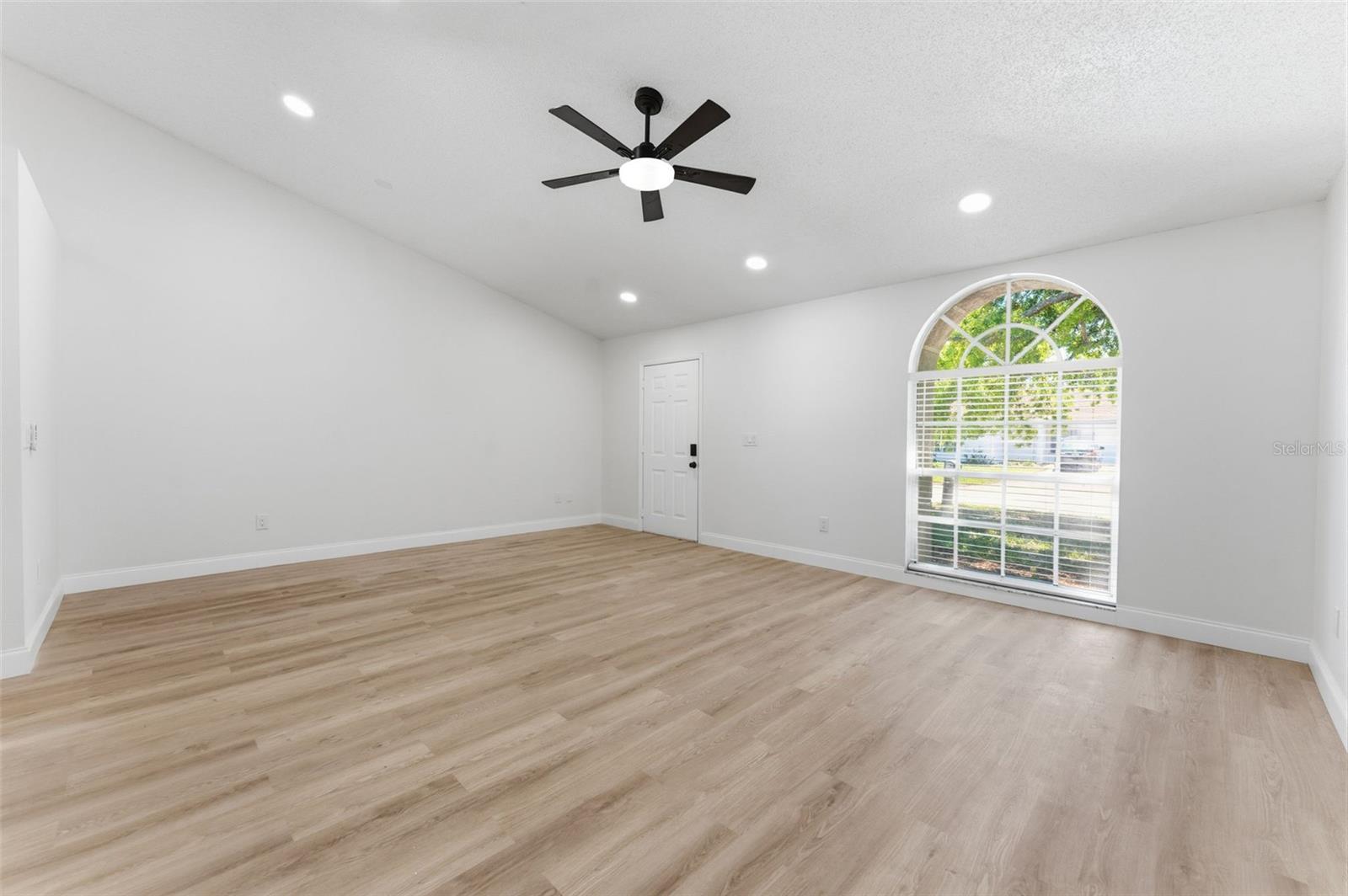 MEADOWGLEN - Residential