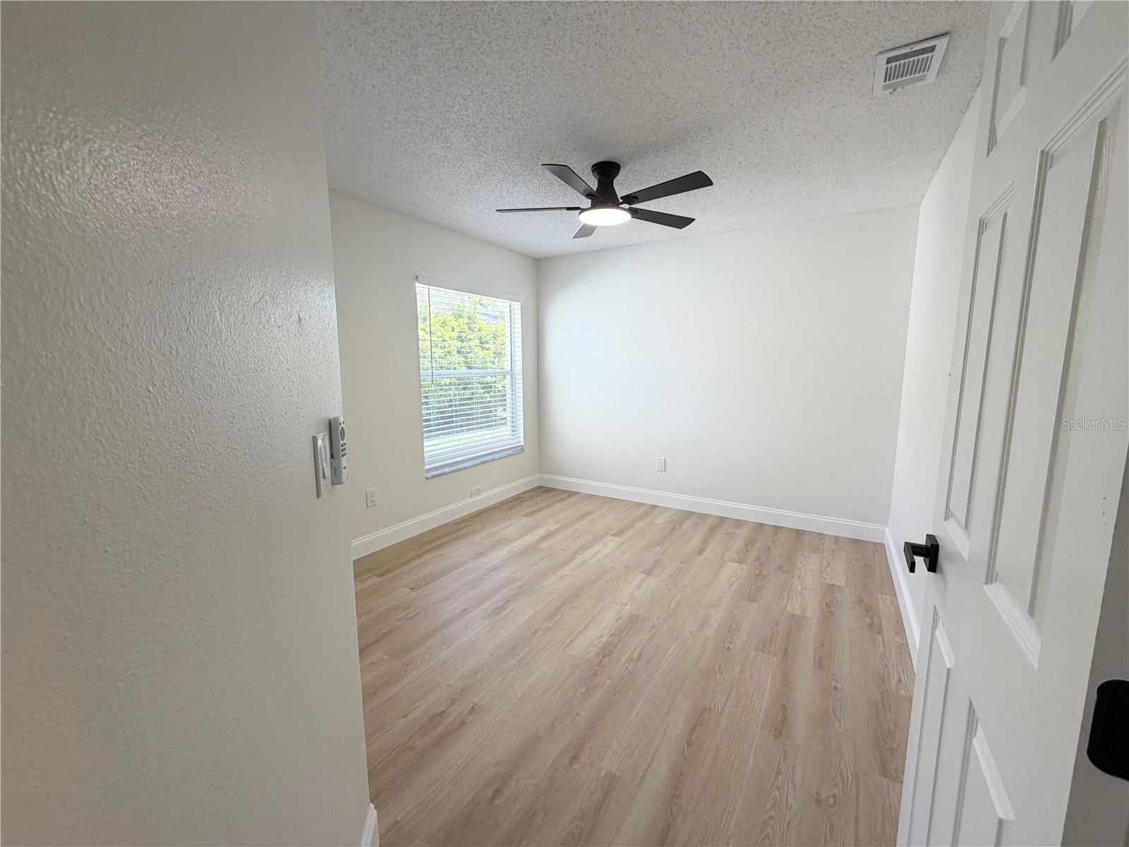 MEADOWGLEN - Residential