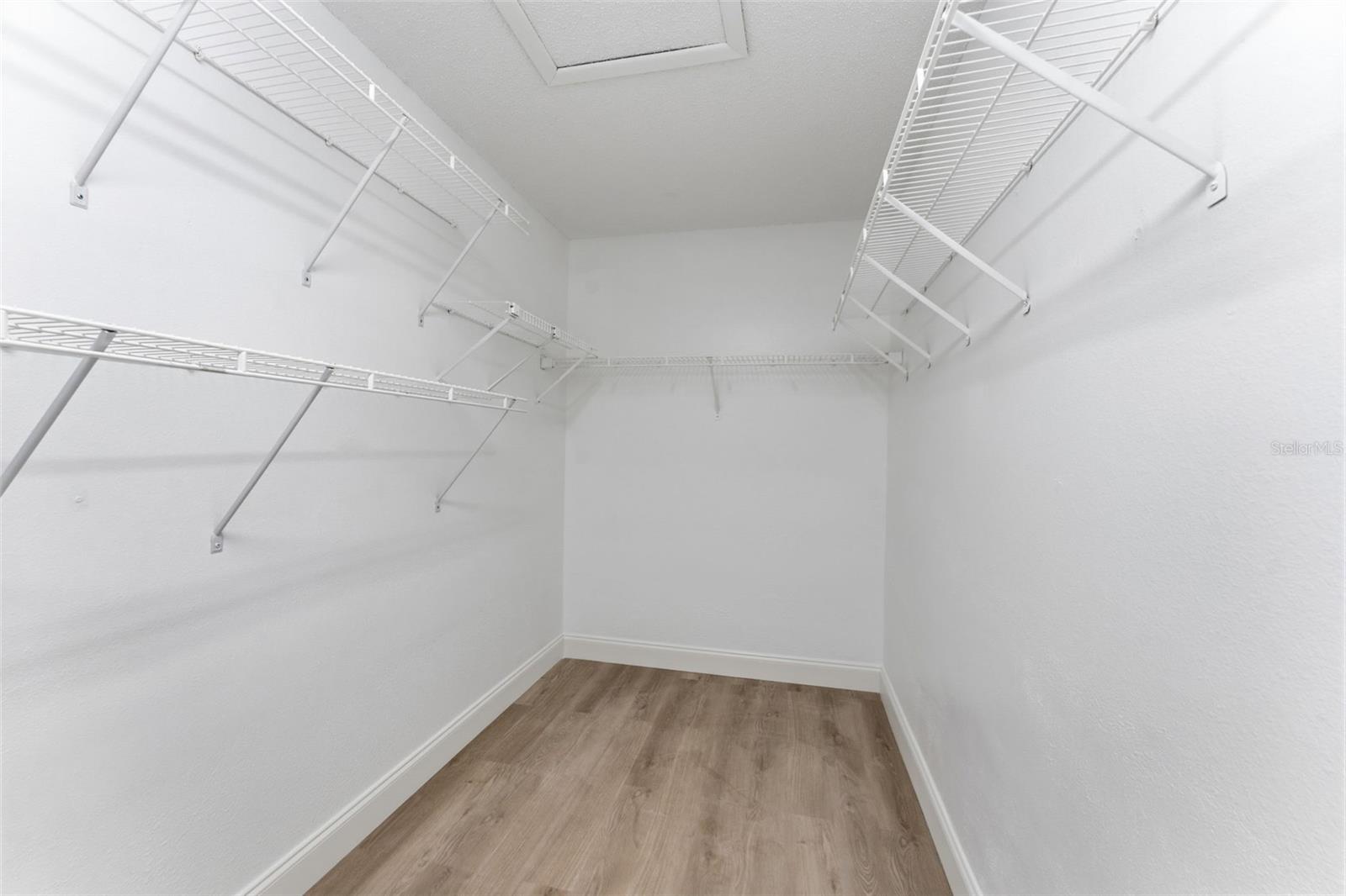 MEADOWGLEN - Residential