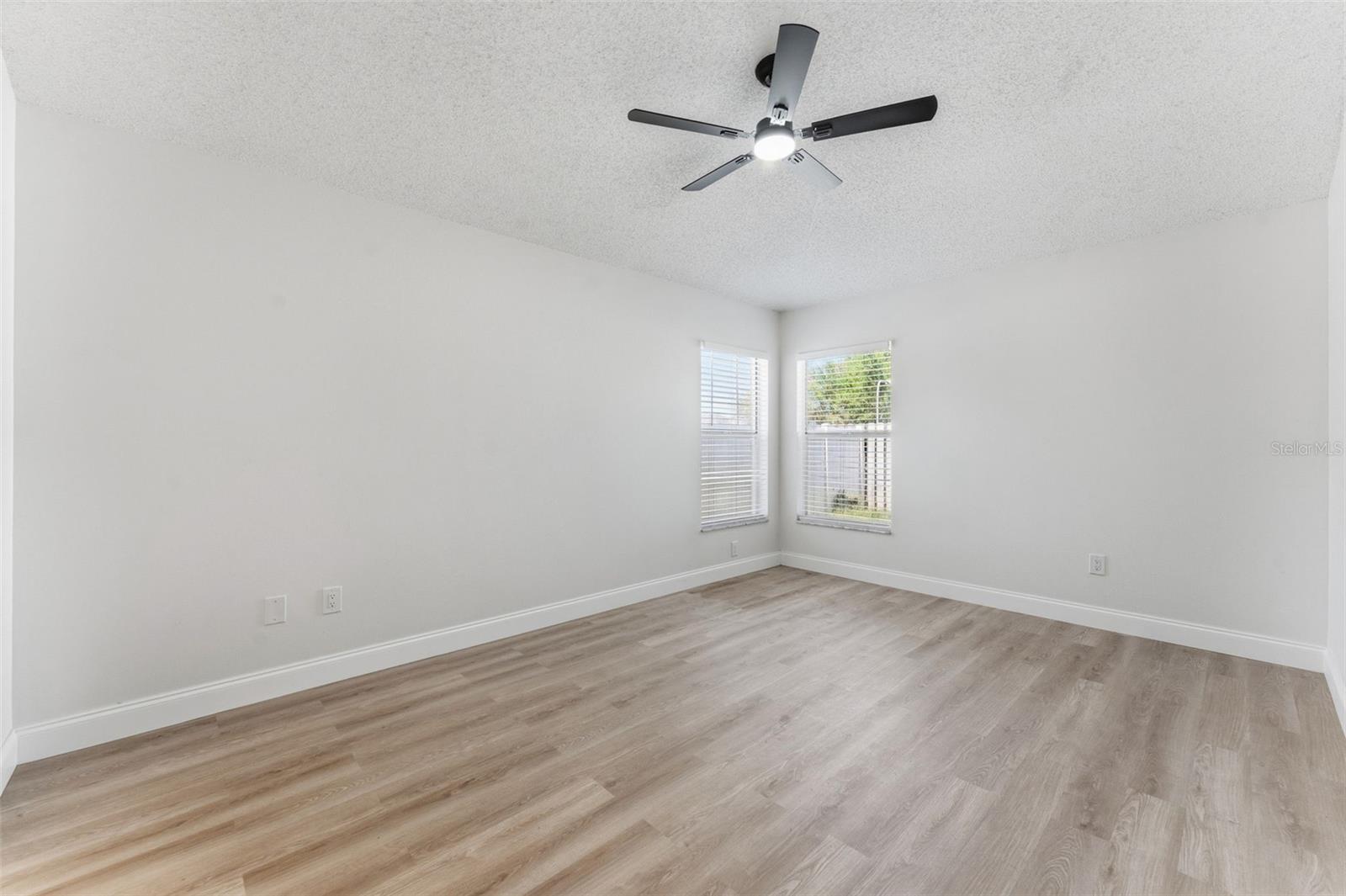 MEADOWGLEN - Residential