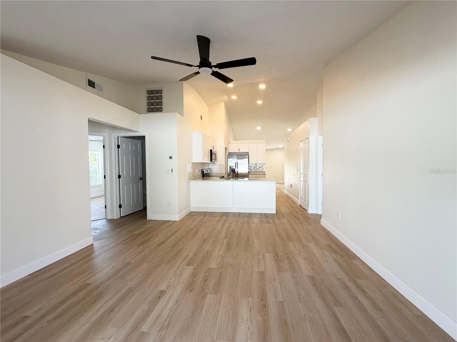 MEADOWGLEN - Residential