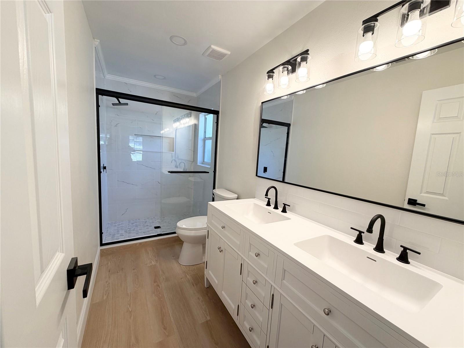 MEADOWGLEN - Residential