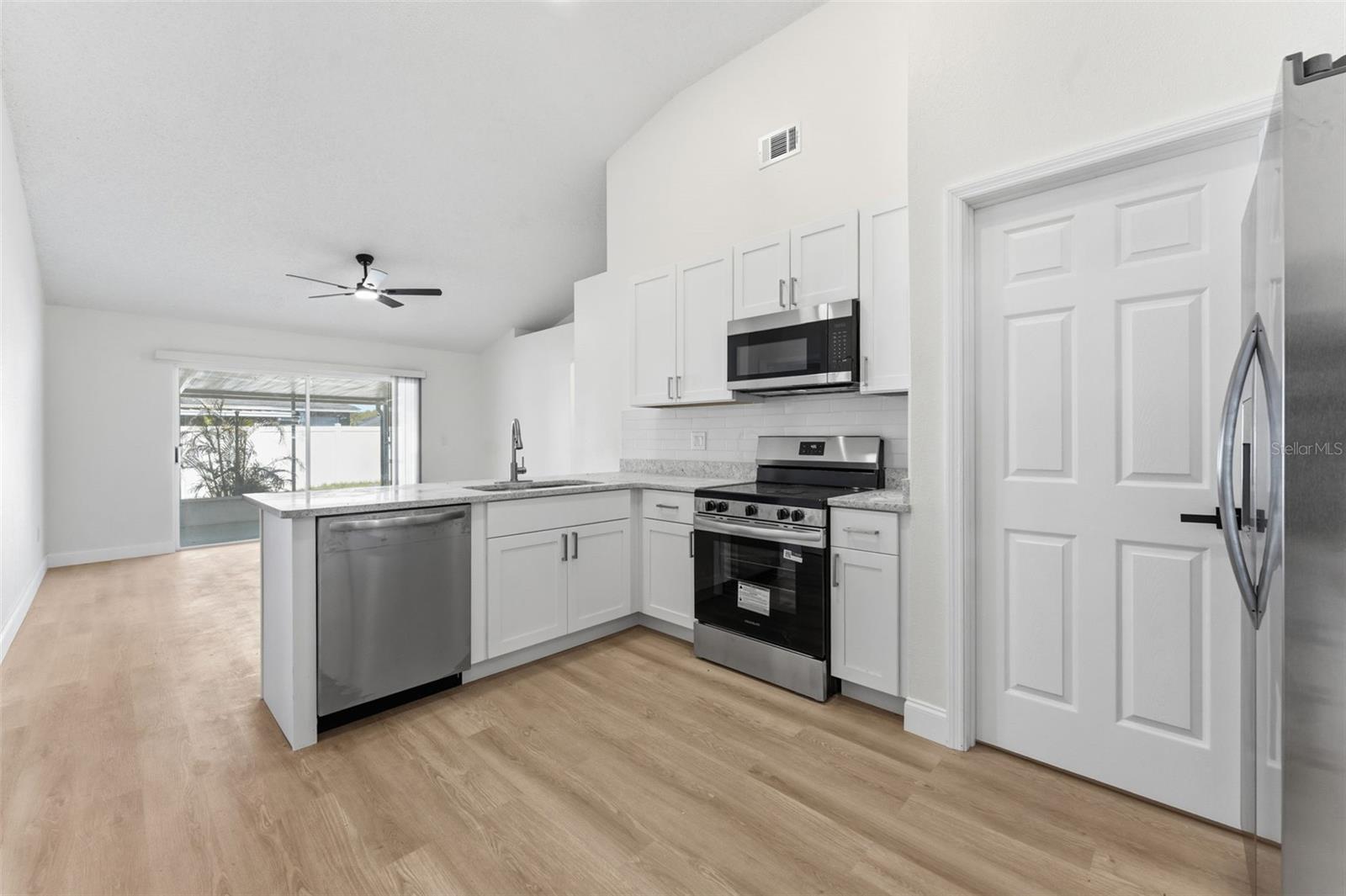 MEADOWGLEN - Residential