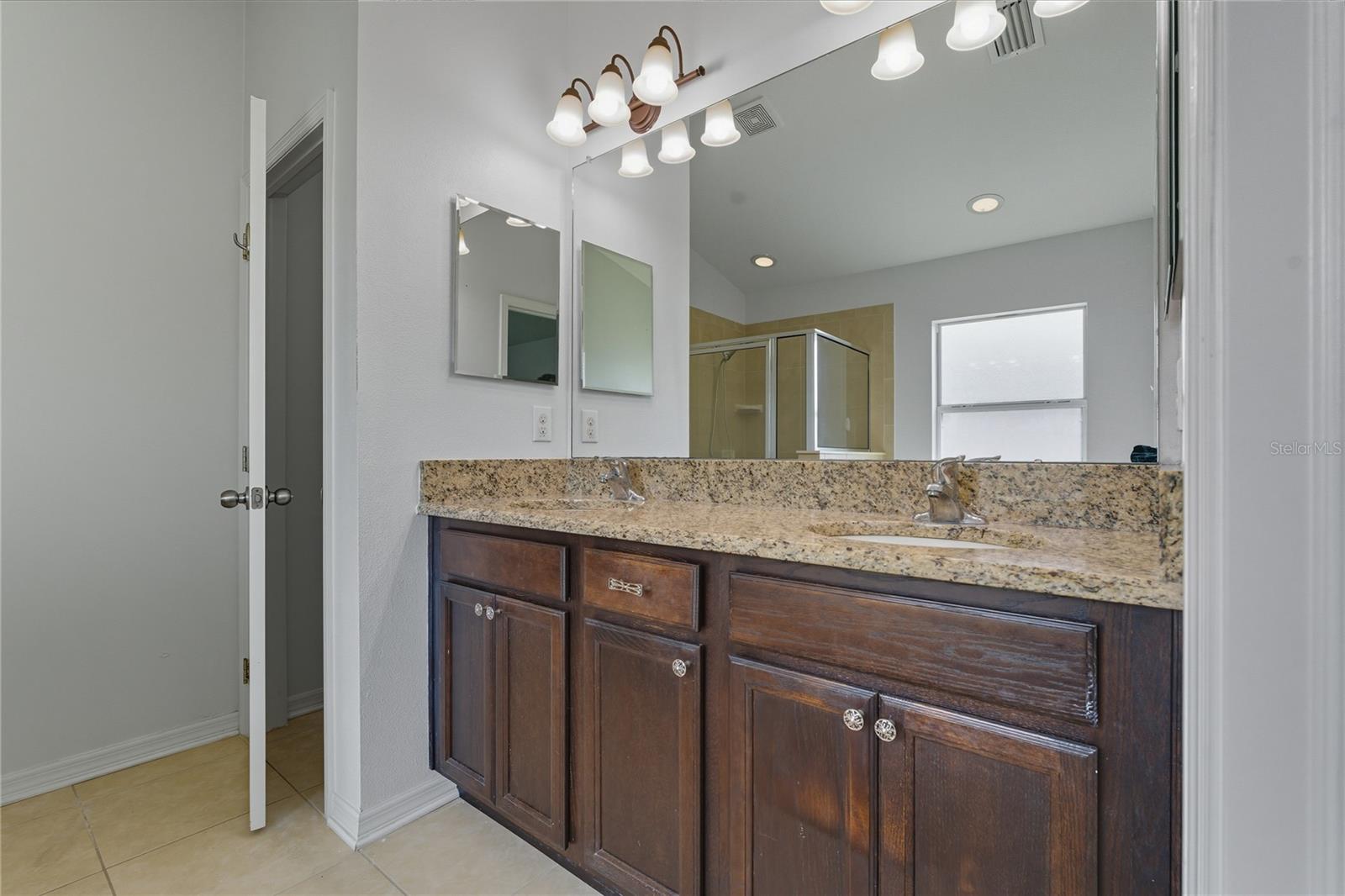 OAK GLEN - Residential