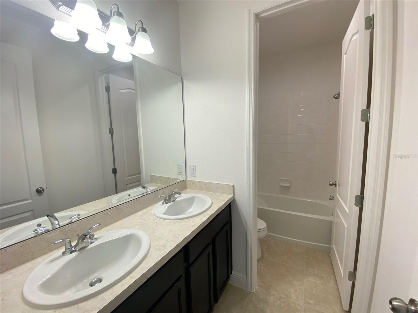 HANOVER LAKES PH 3 - Residential Lease