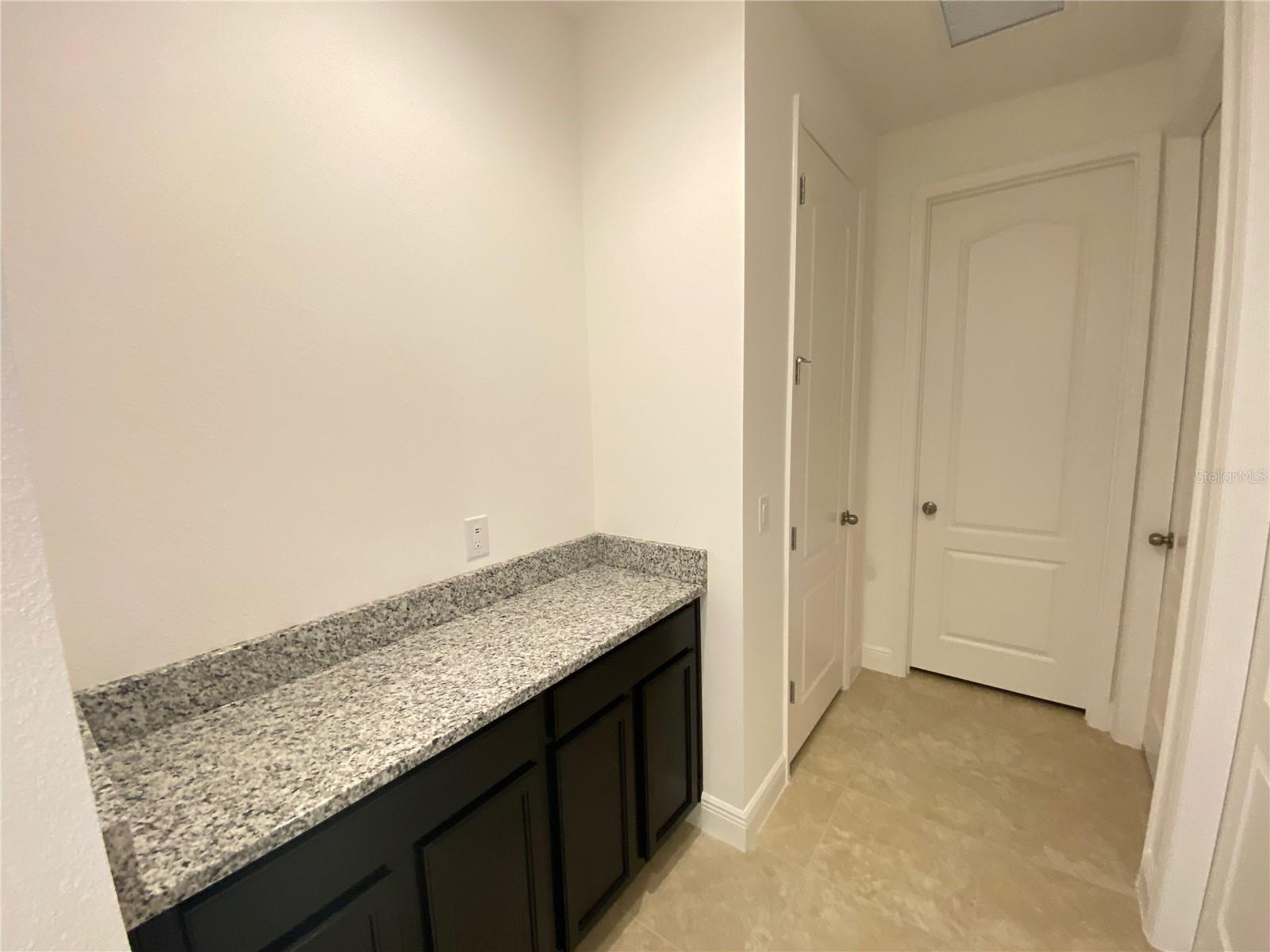 HANOVER LAKES PH 3 - Residential Lease