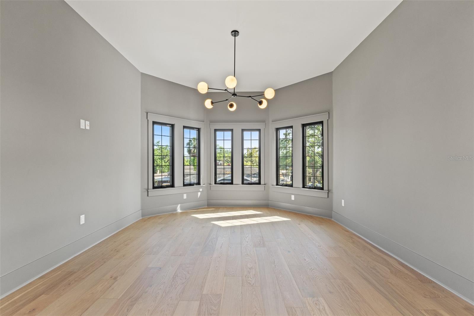 RIDGEWOOD PARK - Residential