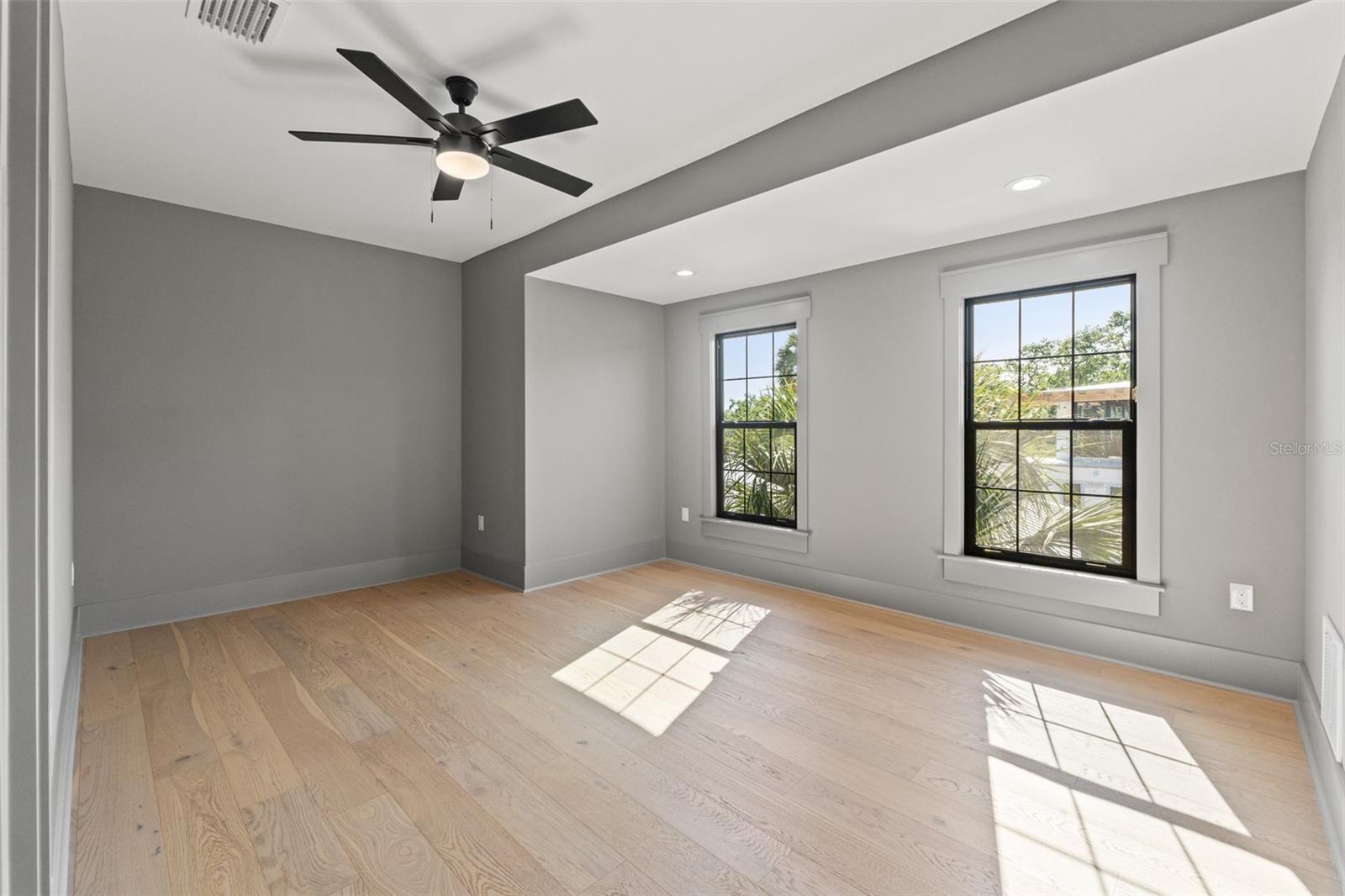 RIDGEWOOD PARK - Residential