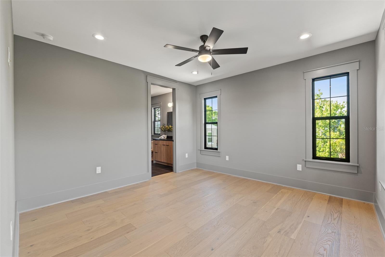 RIDGEWOOD PARK - Residential