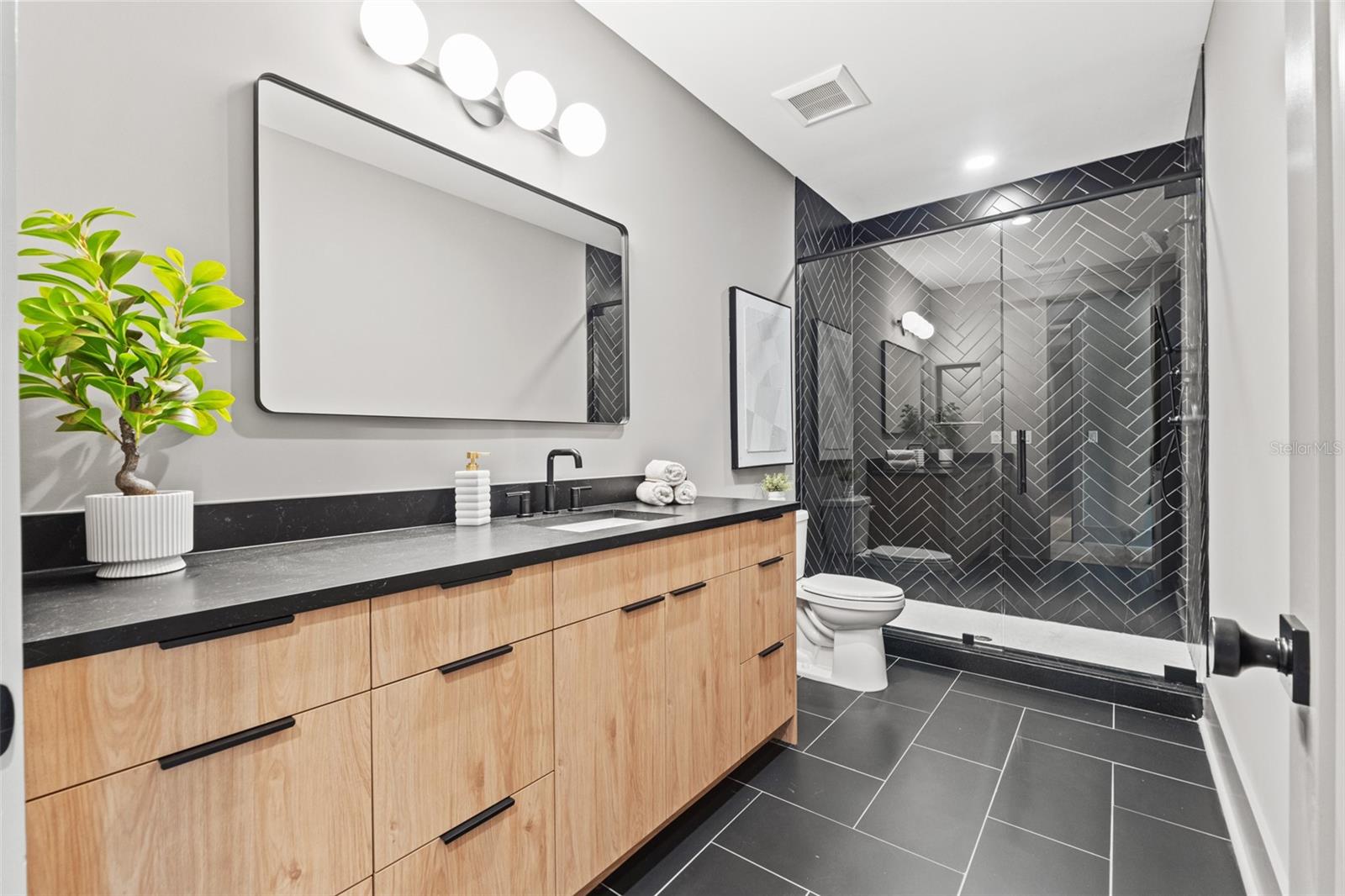 RIDGEWOOD PARK - Residential