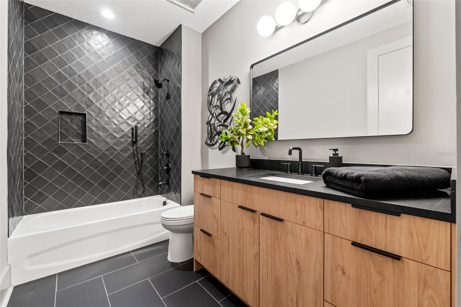 RIDGEWOOD PARK - Residential