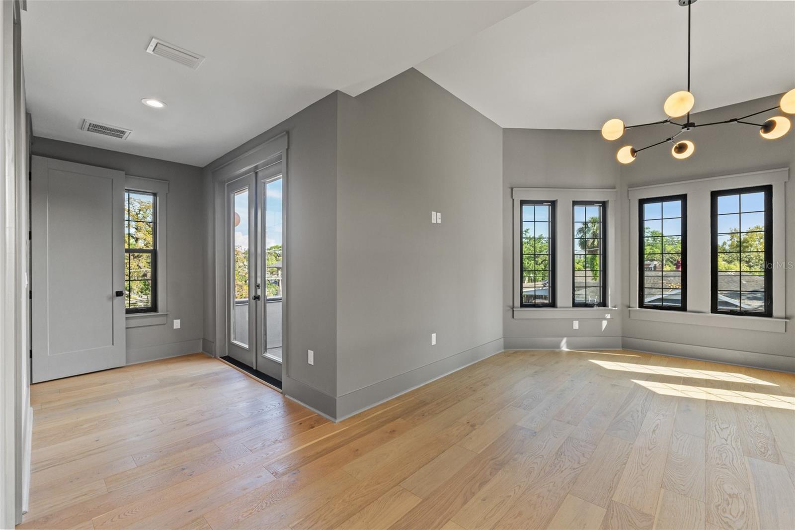 RIDGEWOOD PARK - Residential