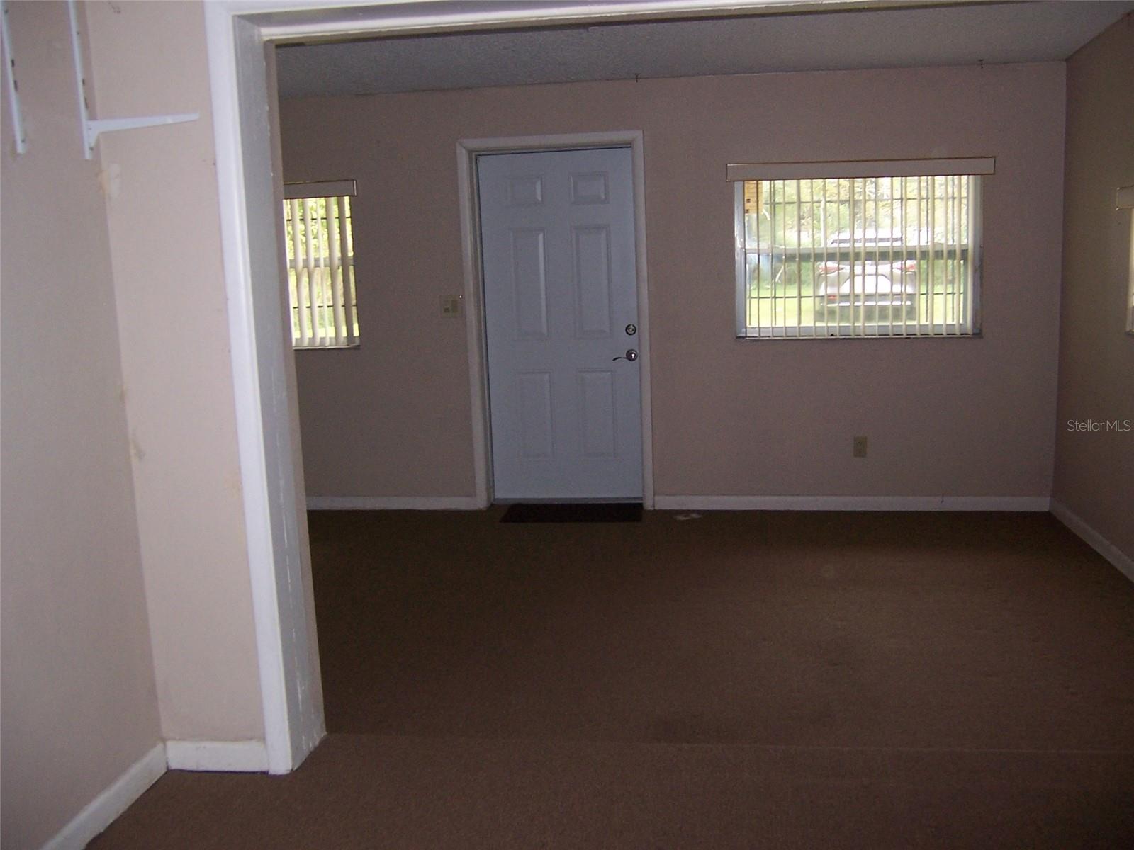 905 N PINE HILLS ROAD