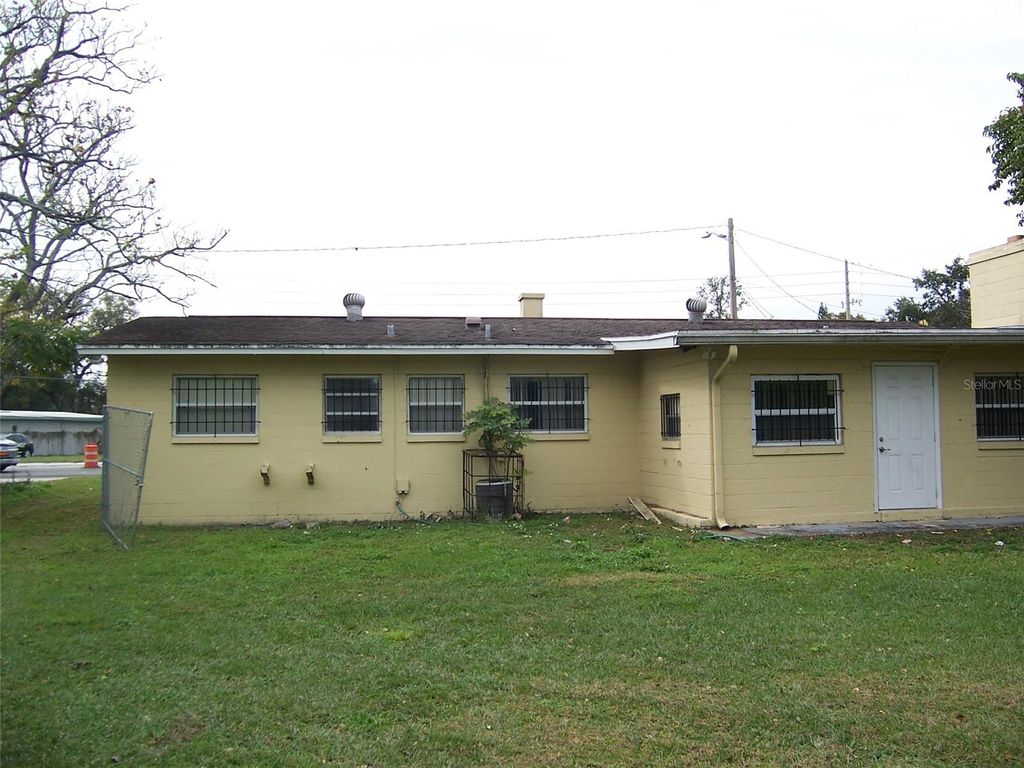 Photo of 905 N Pine Hills Road, Orlando, FL 32808 (MLS # O6399042)