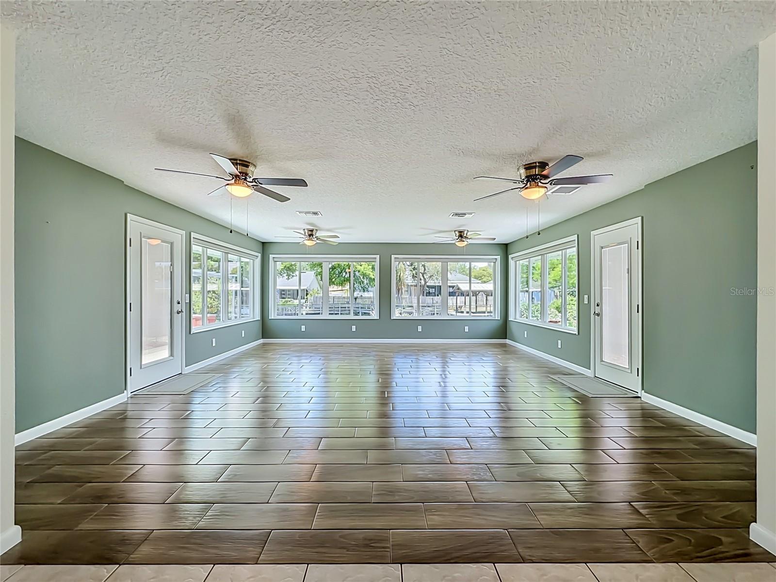 HARBOR SHORES UNIT 02 - Residential