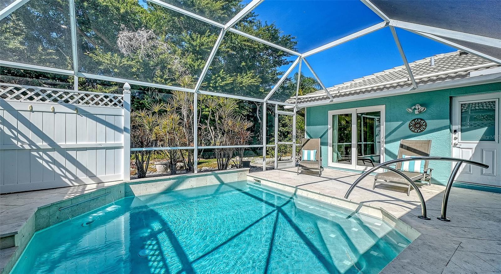 HUNTINGTON POINTE - Residential