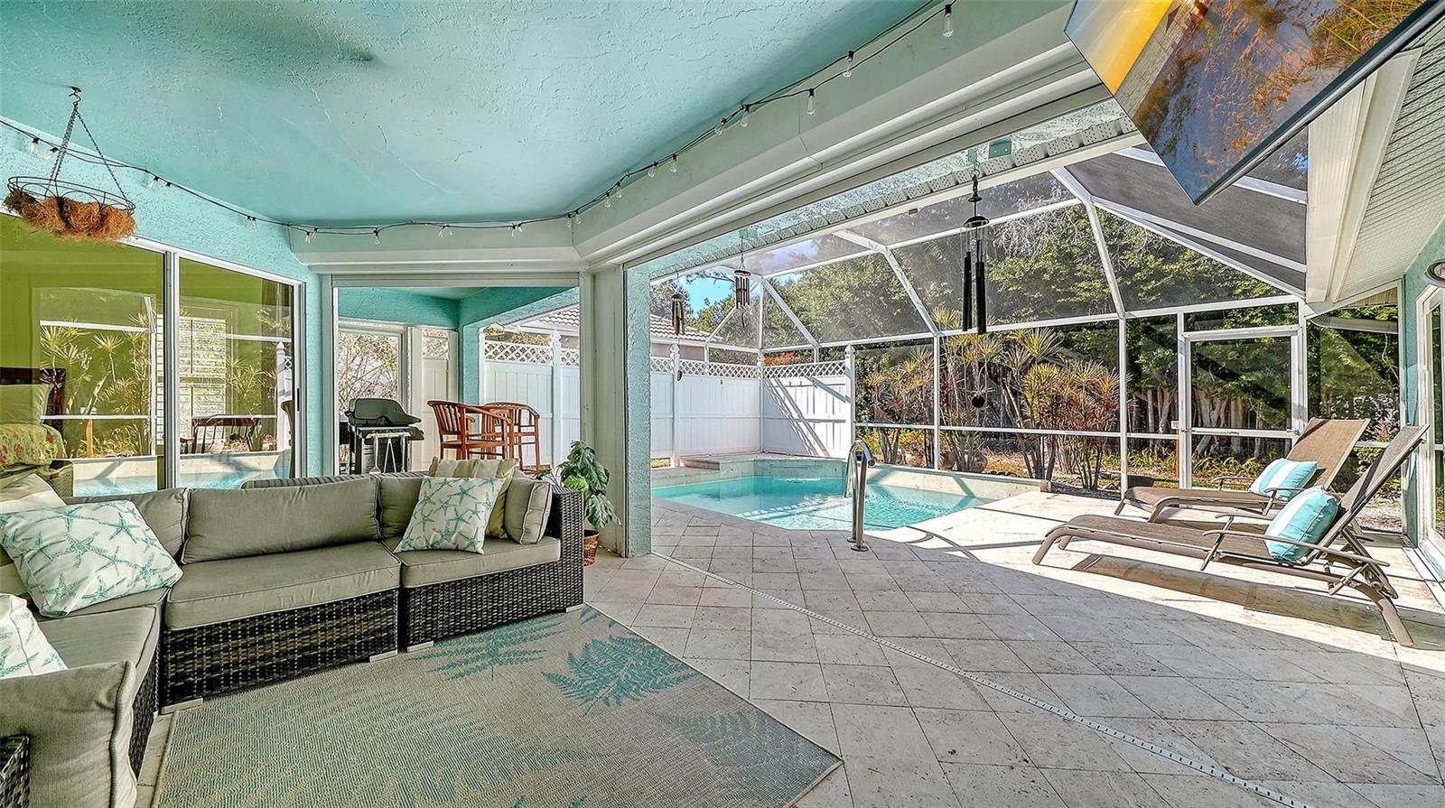 HUNTINGTON POINTE - Residential