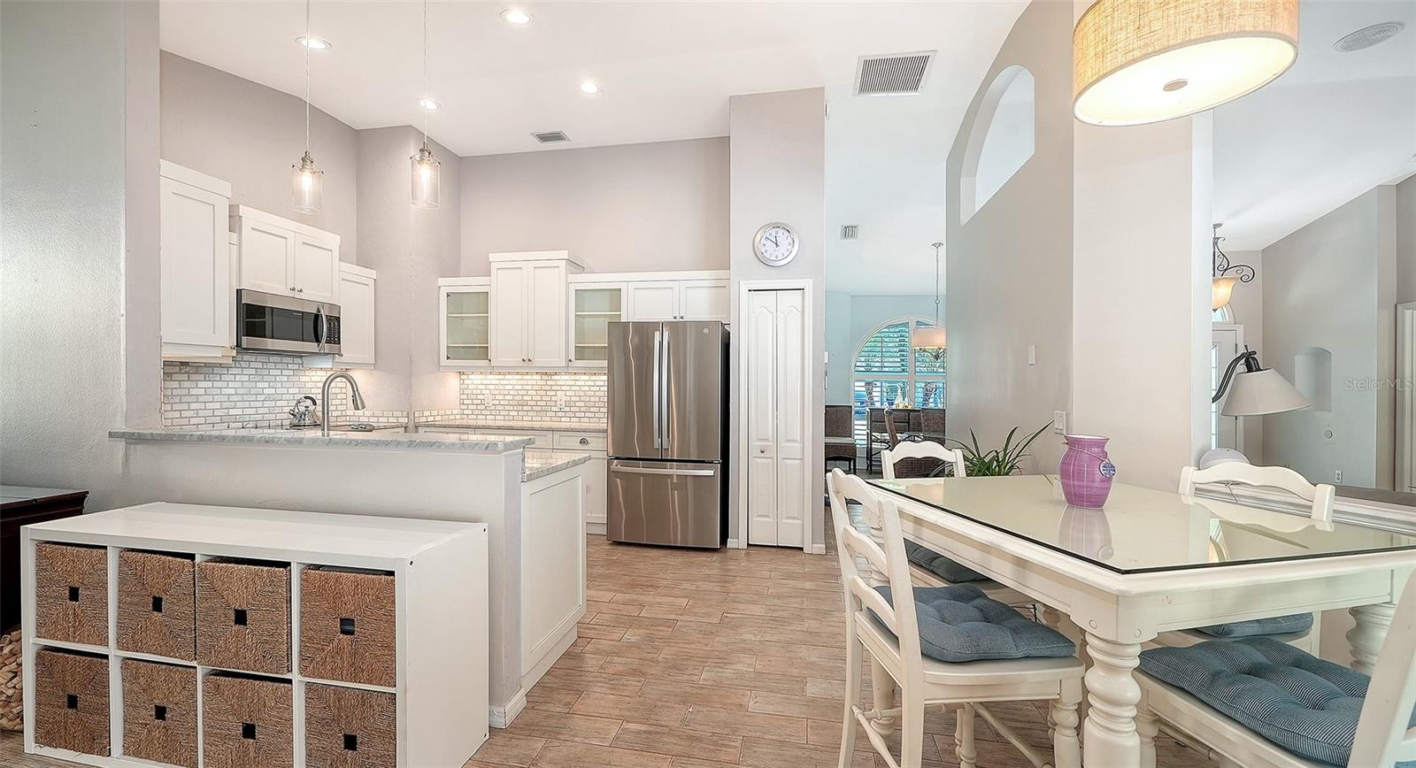 HUNTINGTON POINTE - Residential