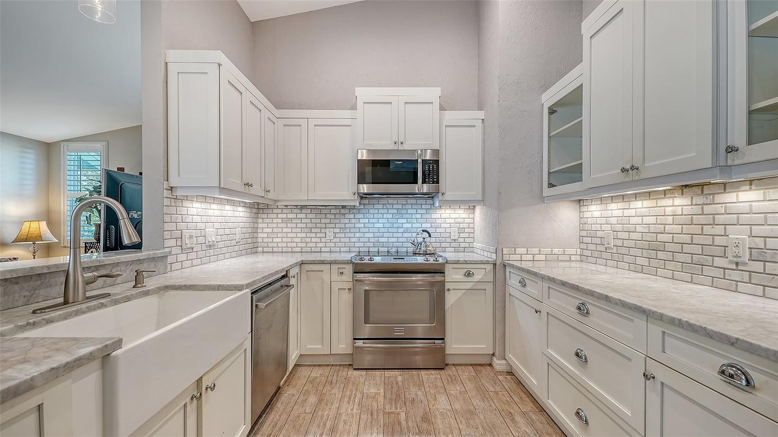 HUNTINGTON POINTE - Residential