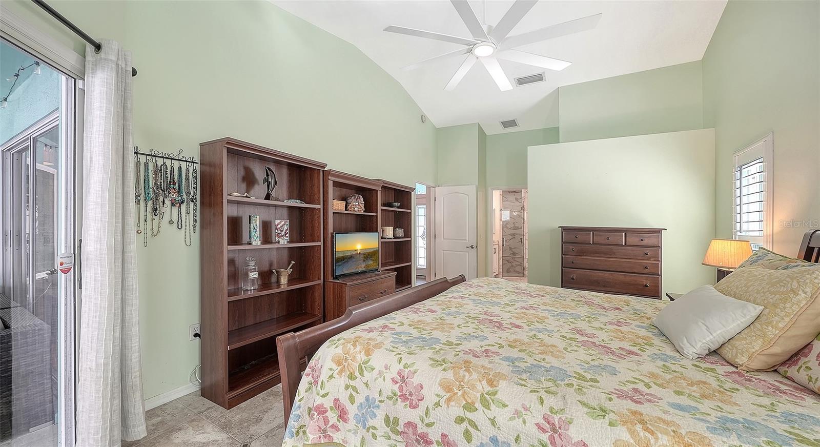 HUNTINGTON POINTE - Residential