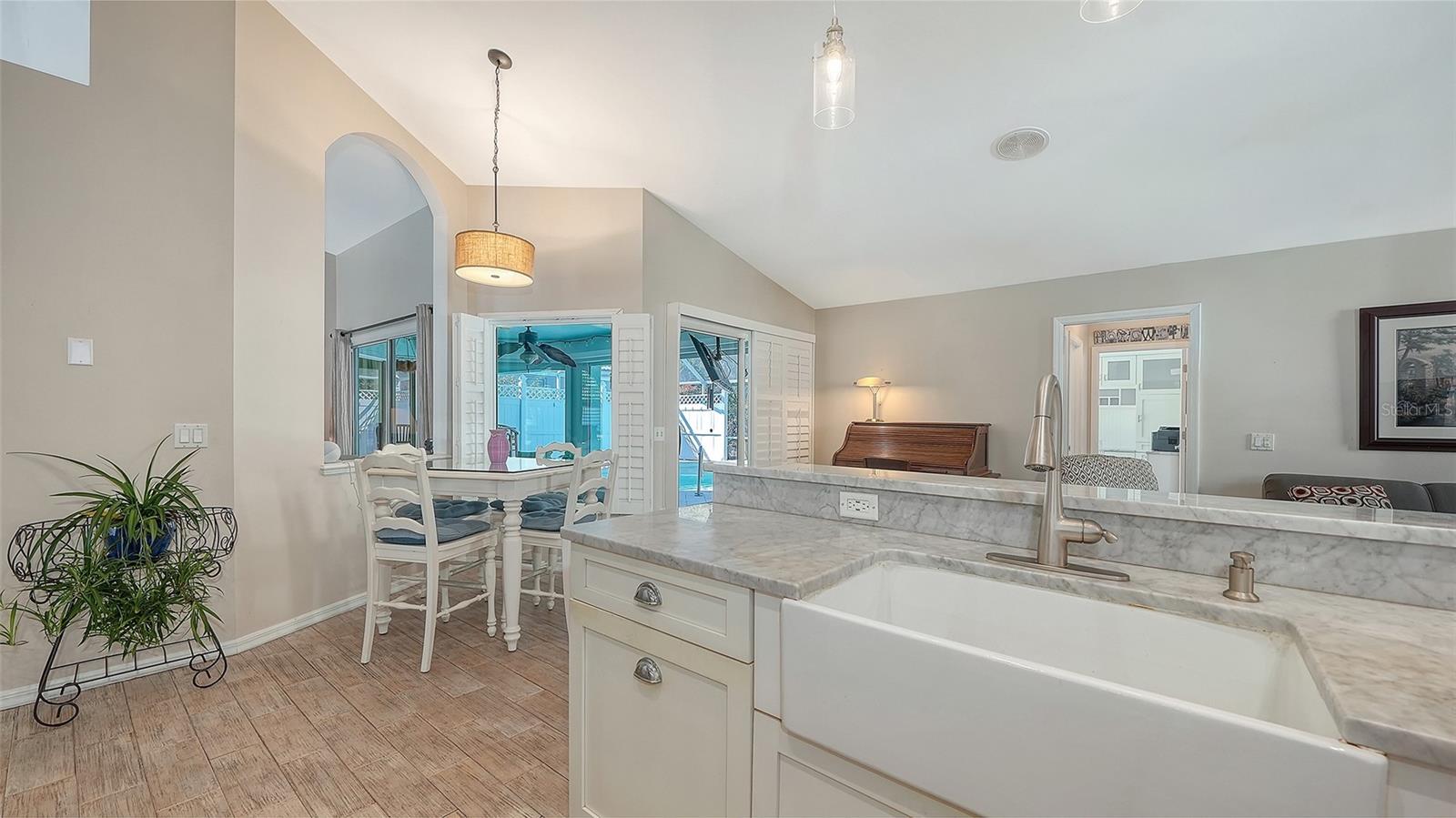 HUNTINGTON POINTE - Residential