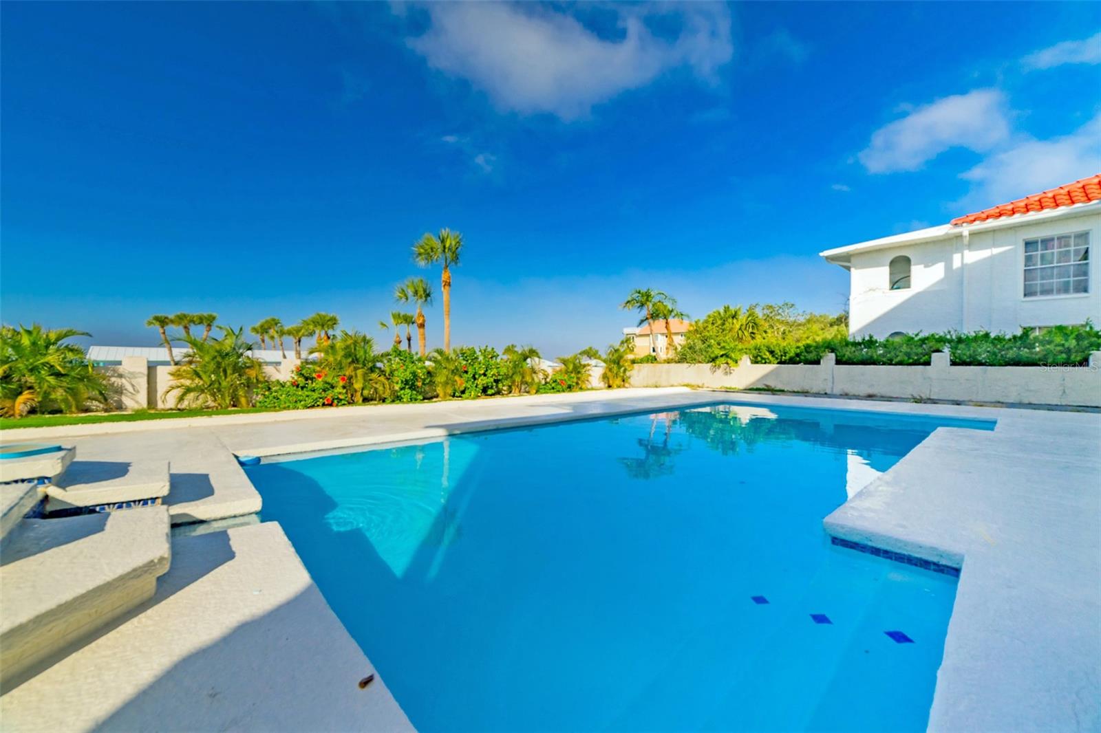 FLOR A MAR - Residential Lease