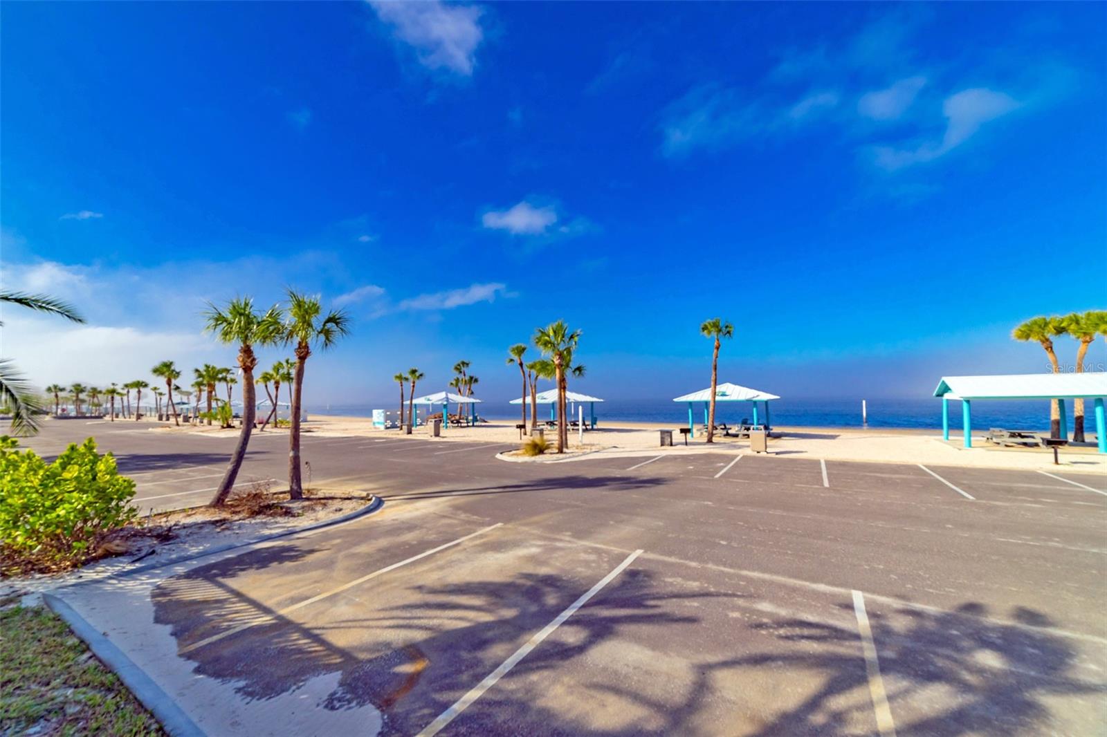 FLOR A MAR - Residential Lease