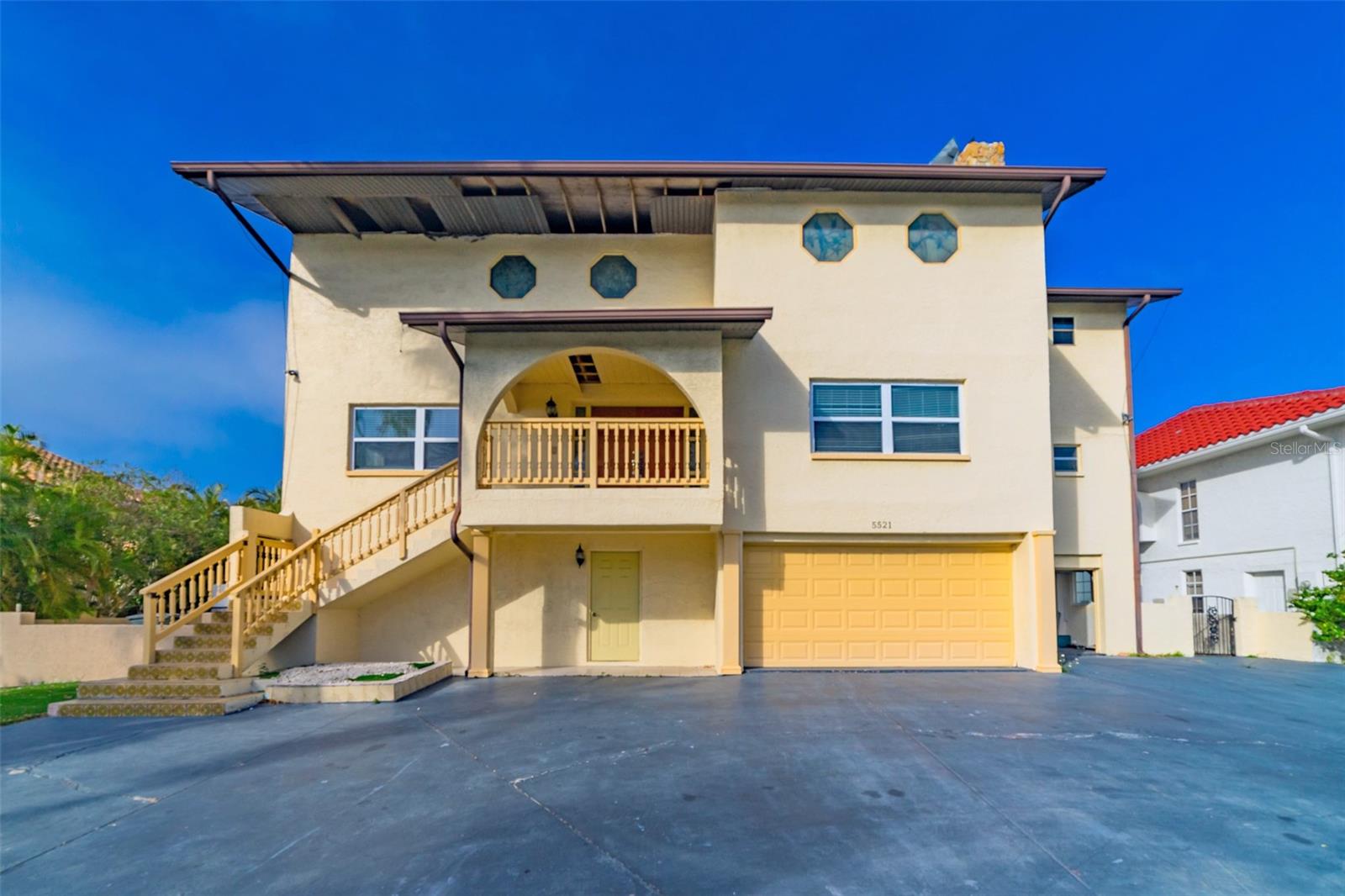 FLOR A MAR - Residential Lease