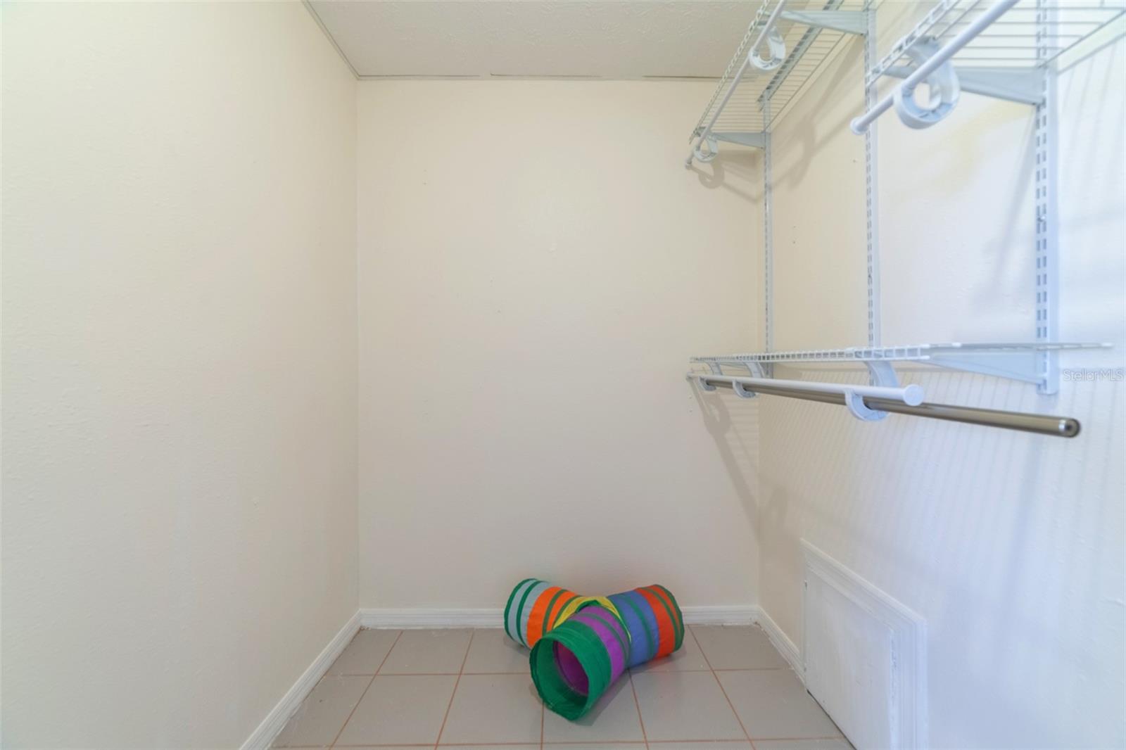 FLOR A MAR - Residential Lease