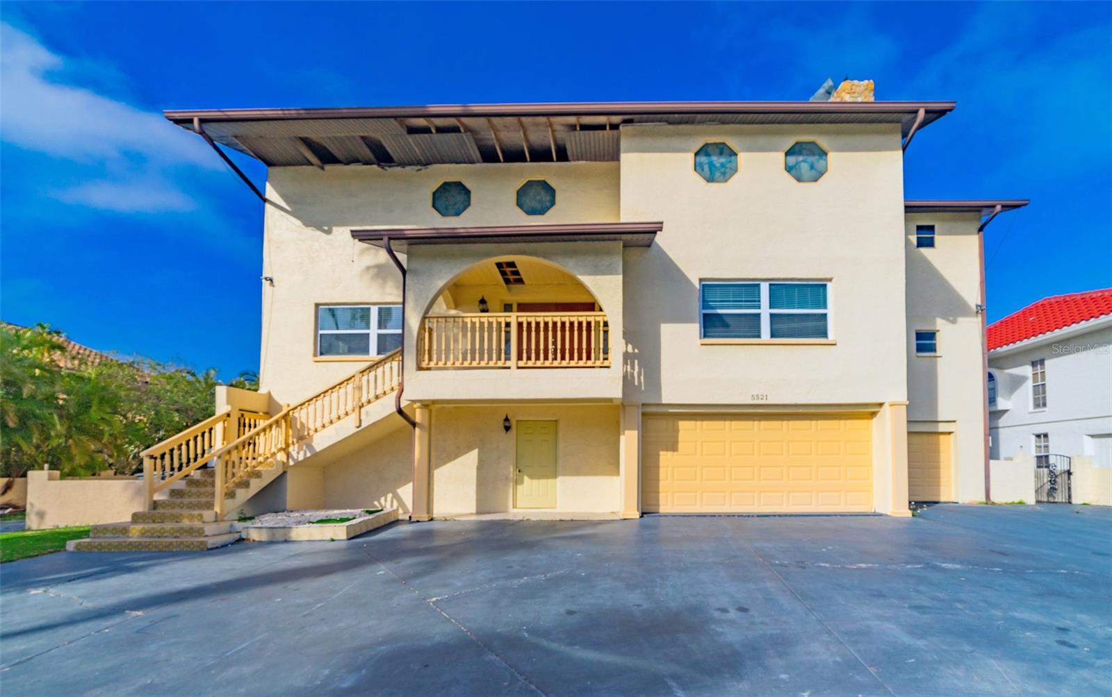 FLOR A MAR - Residential Lease