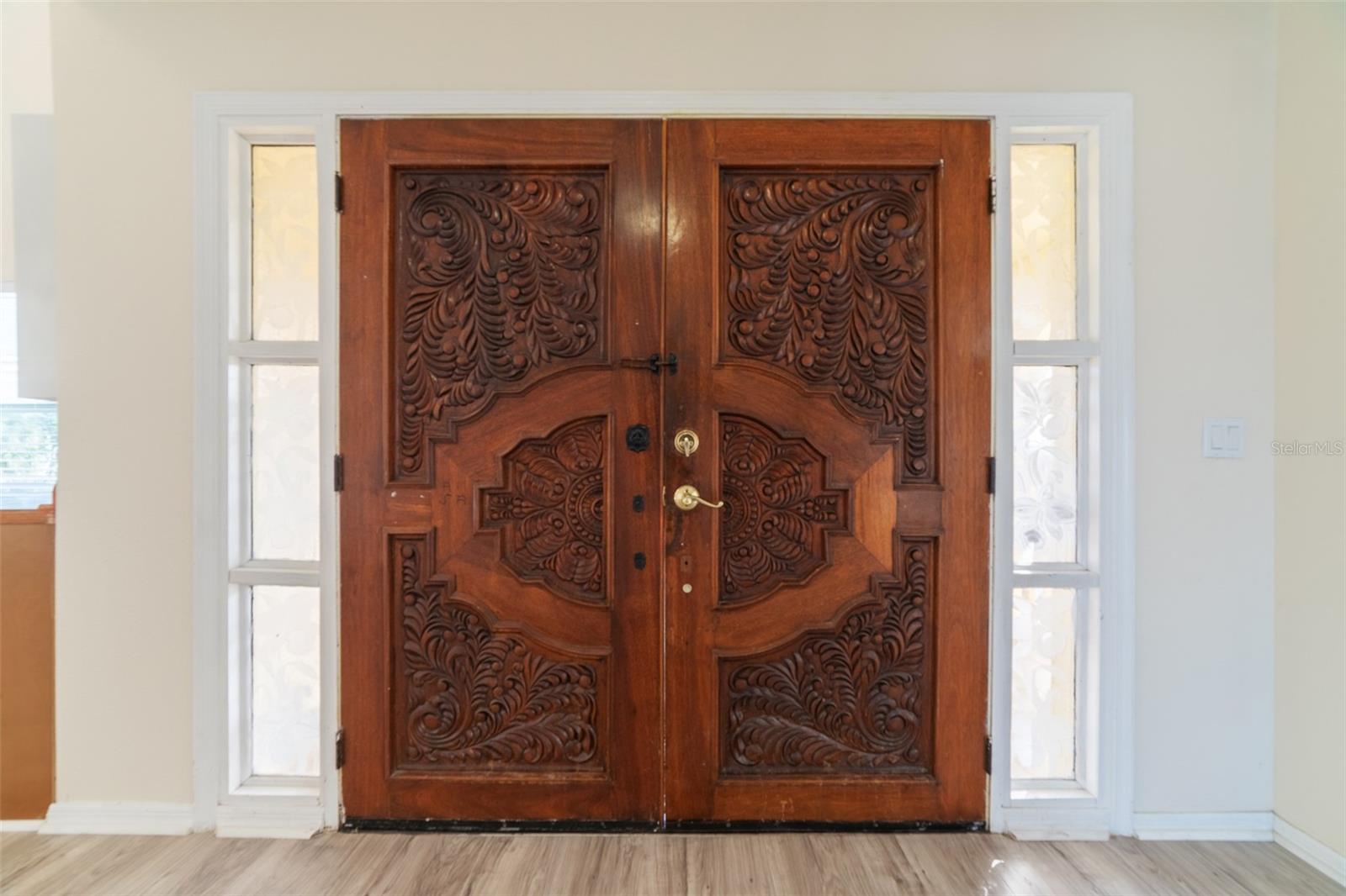 FLOR A MAR - Residential Lease