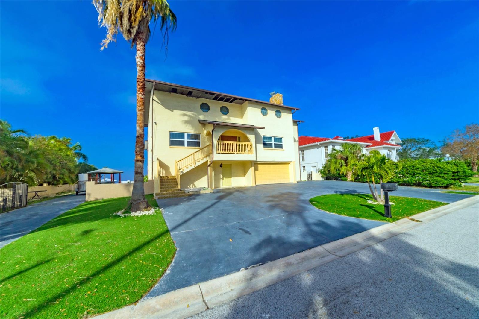 FLOR A MAR - Residential Lease