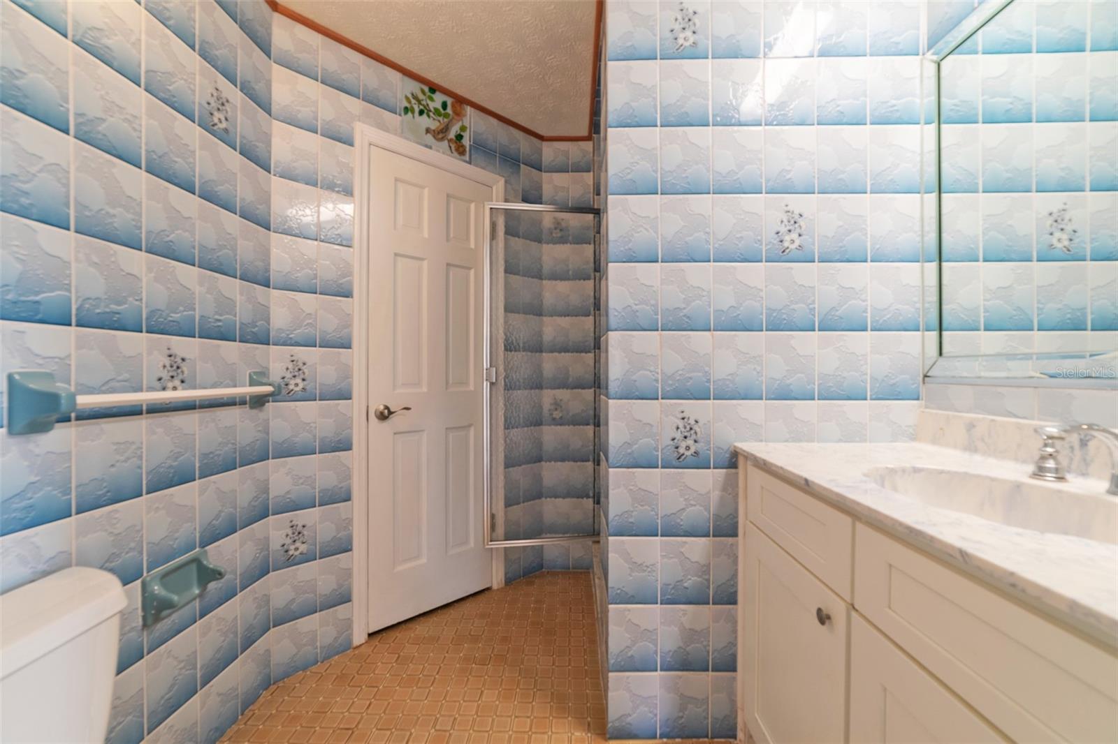 FLOR A MAR - Residential Lease