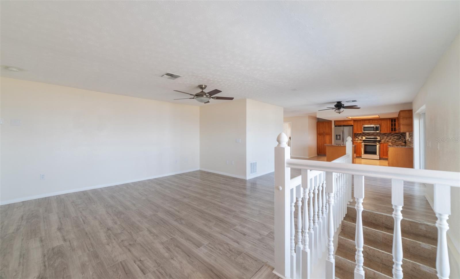 FLOR A MAR - Residential Lease