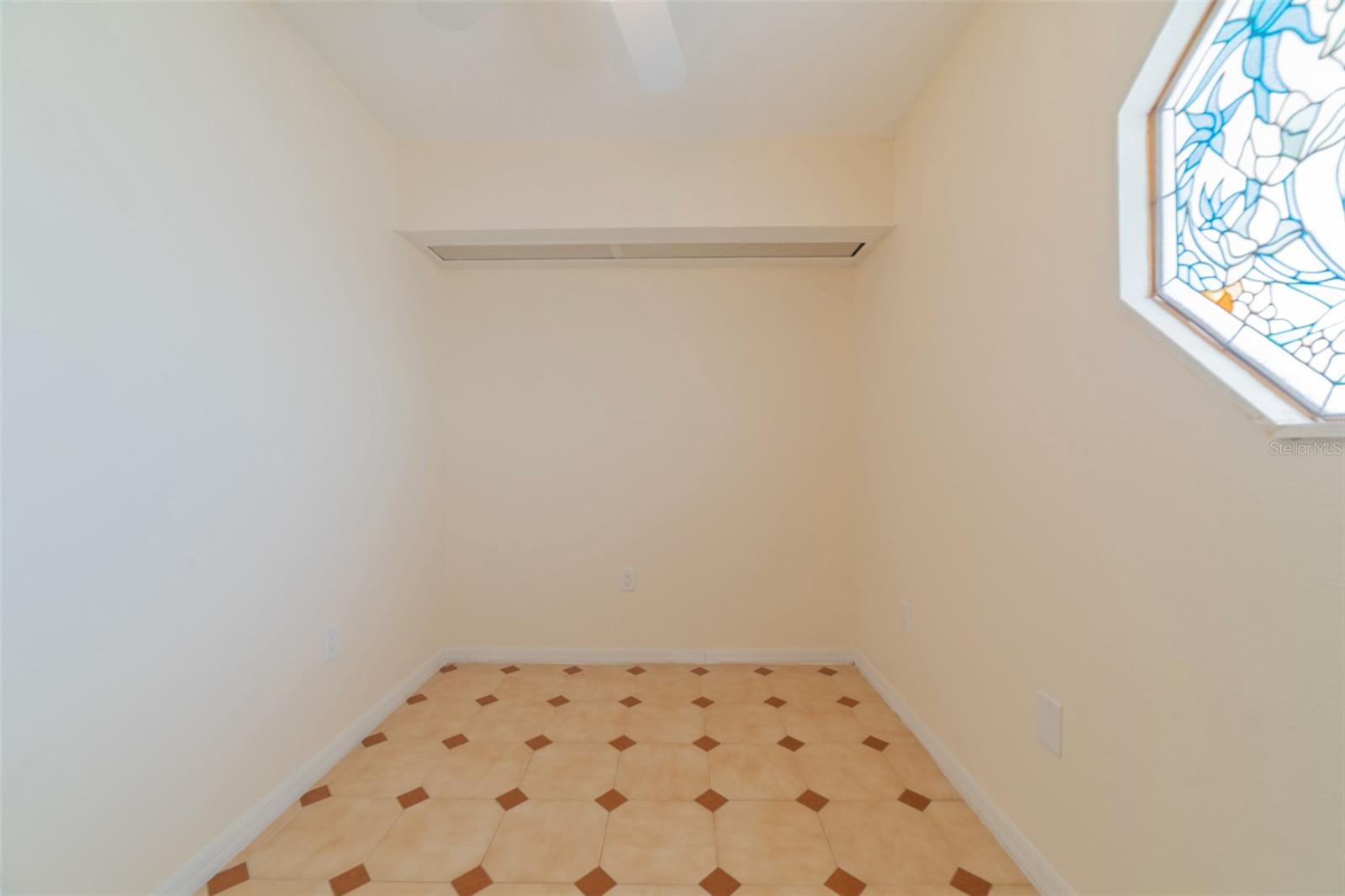 FLOR A MAR - Residential Lease