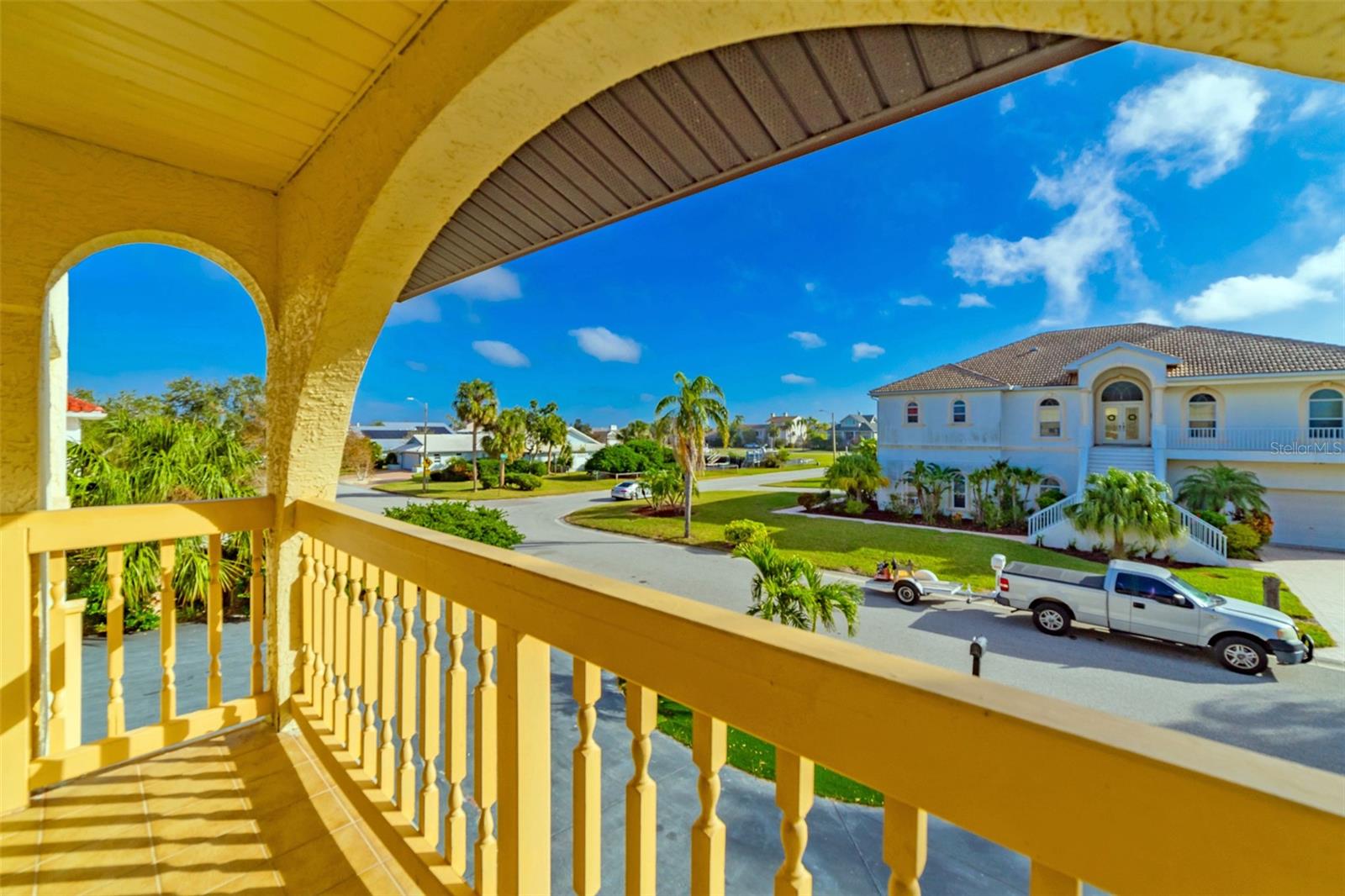 FLOR A MAR - Residential Lease