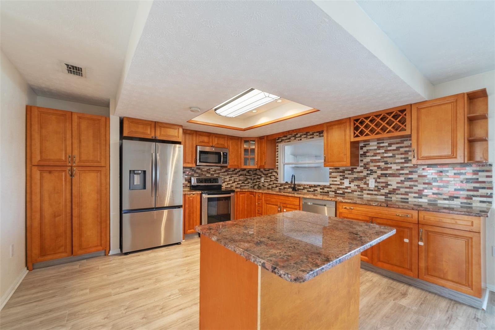 FLOR A MAR - Residential Lease