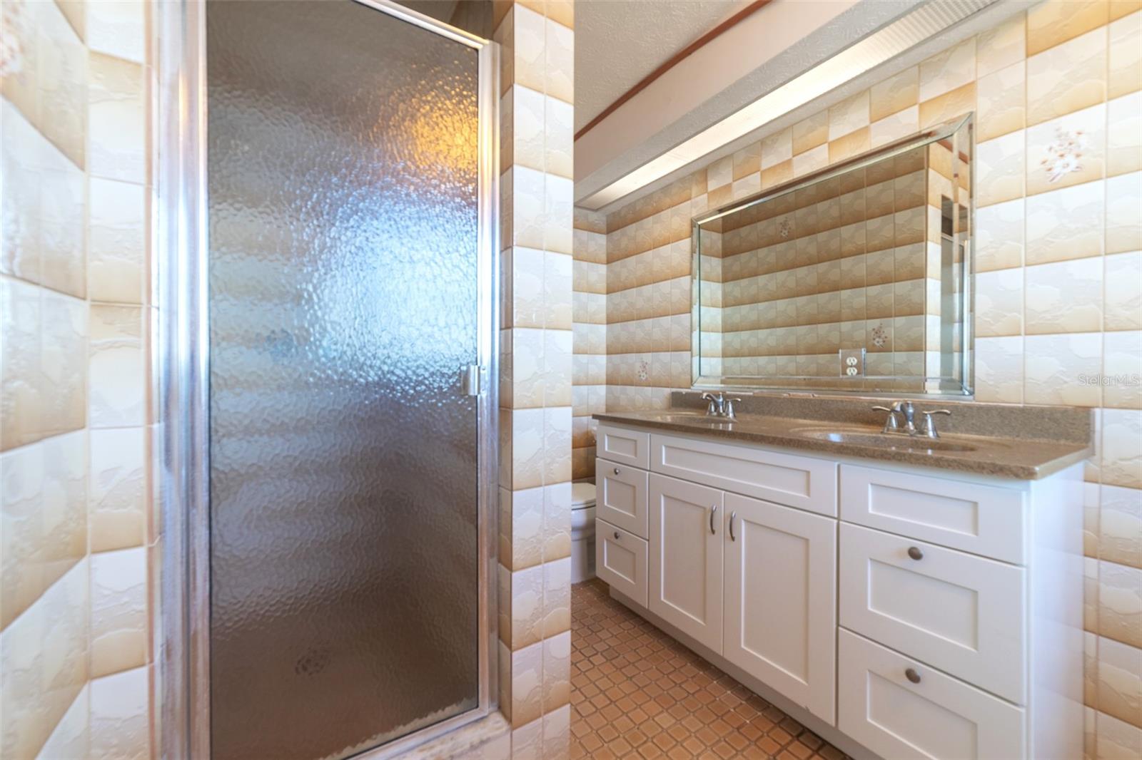 FLOR A MAR - Residential Lease