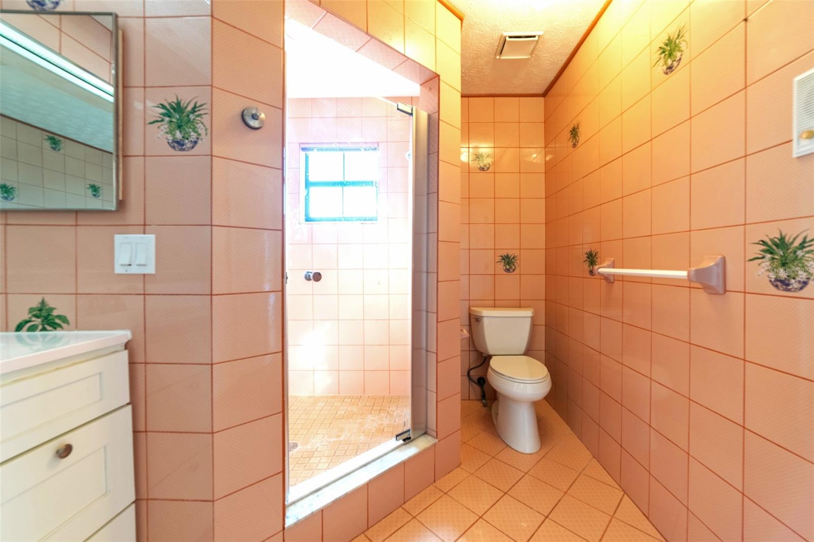 FLOR A MAR - Residential Lease