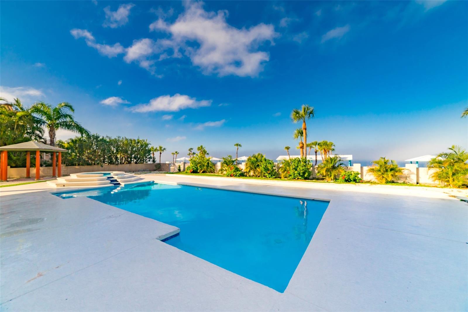 FLOR A MAR - Residential Lease