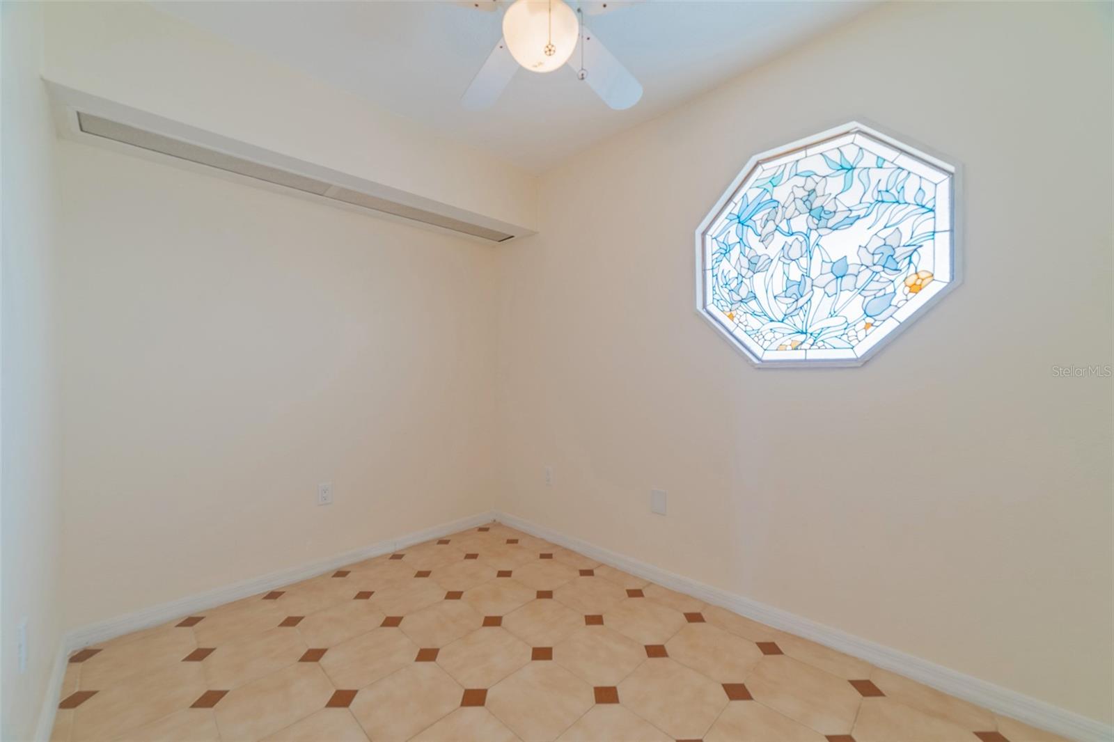 FLOR A MAR - Residential Lease